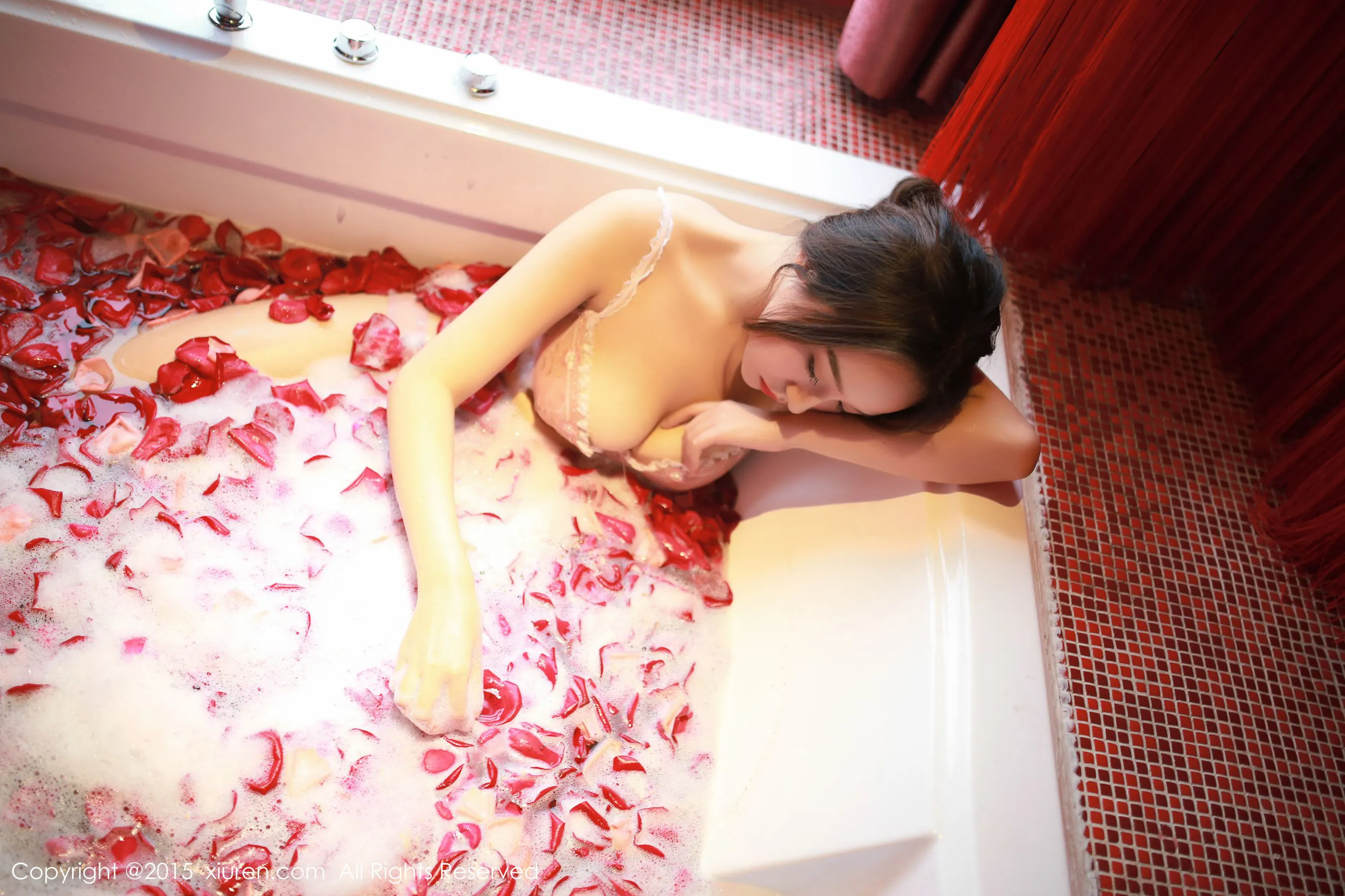  94年湖北模特@鱼猫盾i 秀人网 No.355第13张