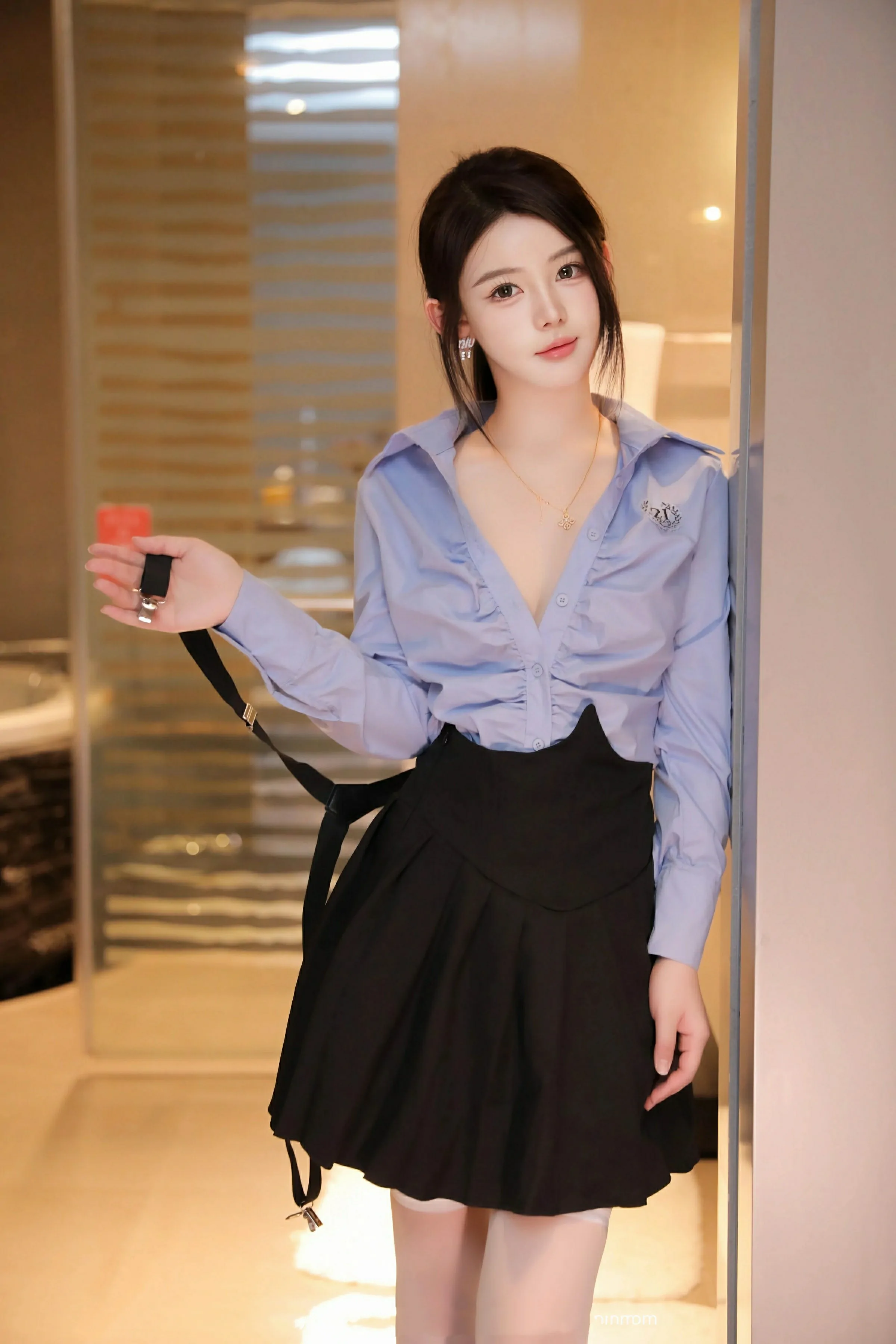  XiuRen 秀人 No.9819 爱酱里 [80P]第1张