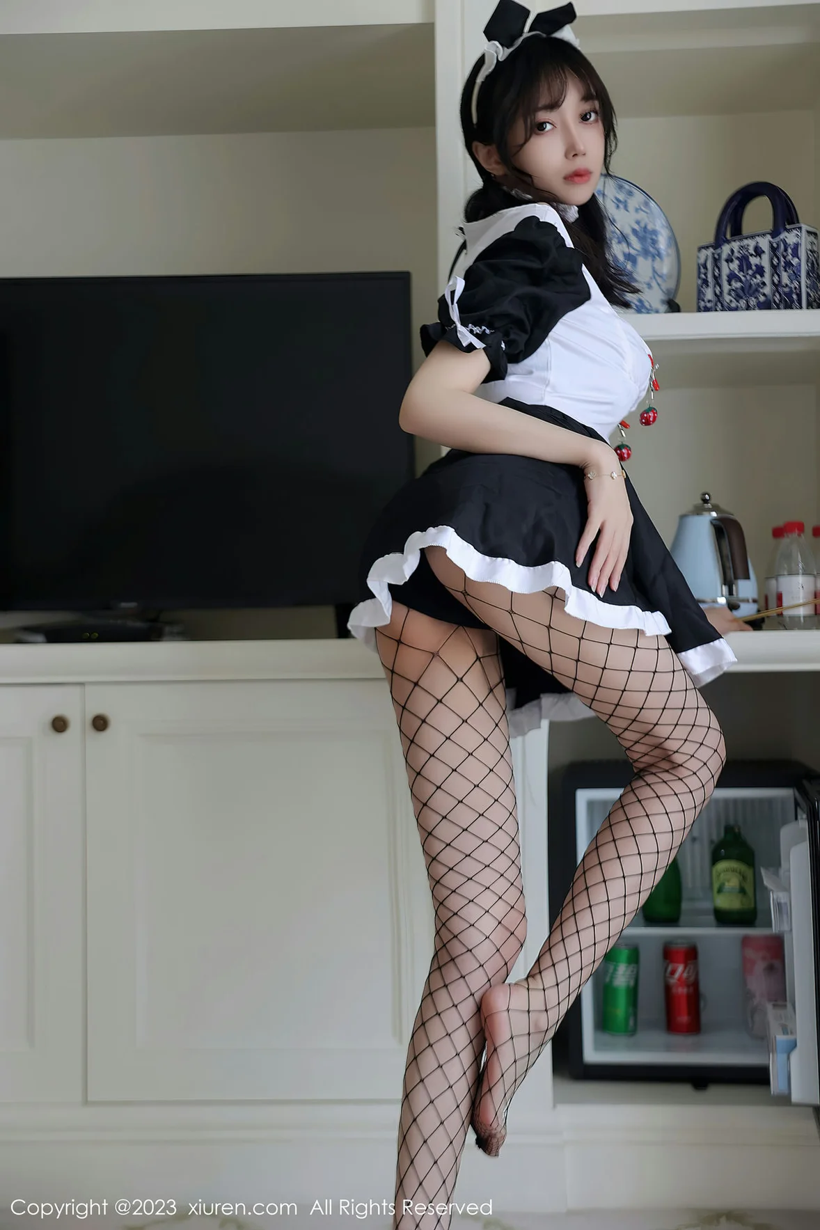  XiuRen 秀人 No.7217 玥儿玥er 黑白拼色女仆杭州旅拍 [76P]第3张