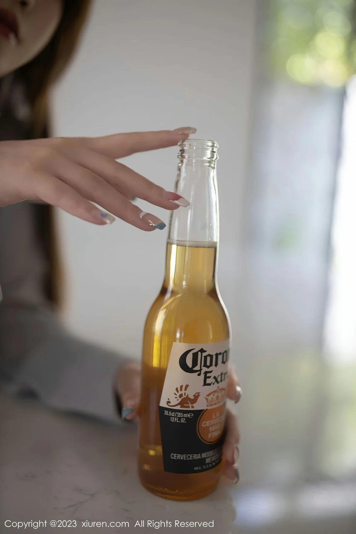  XiuRen 秀人 No.6989 杏子Yada “醉酒”主题拍摄性感写真1 [81P]第2张