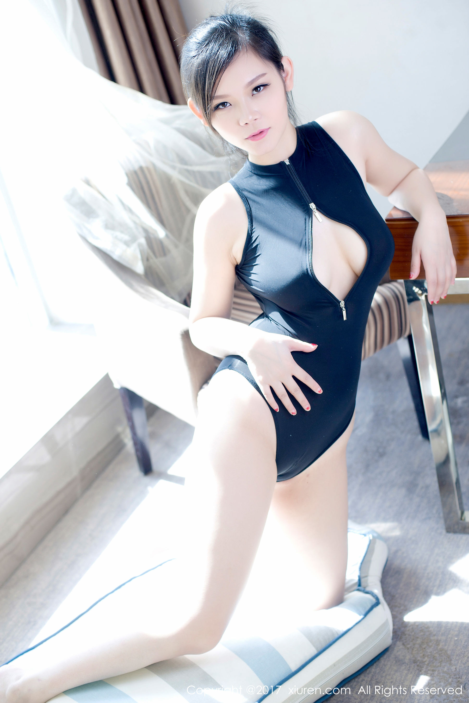 黎美儿Cici《情趣连体服+比基尼+开胸泳装》 秀人网XIUREN No.728第2张