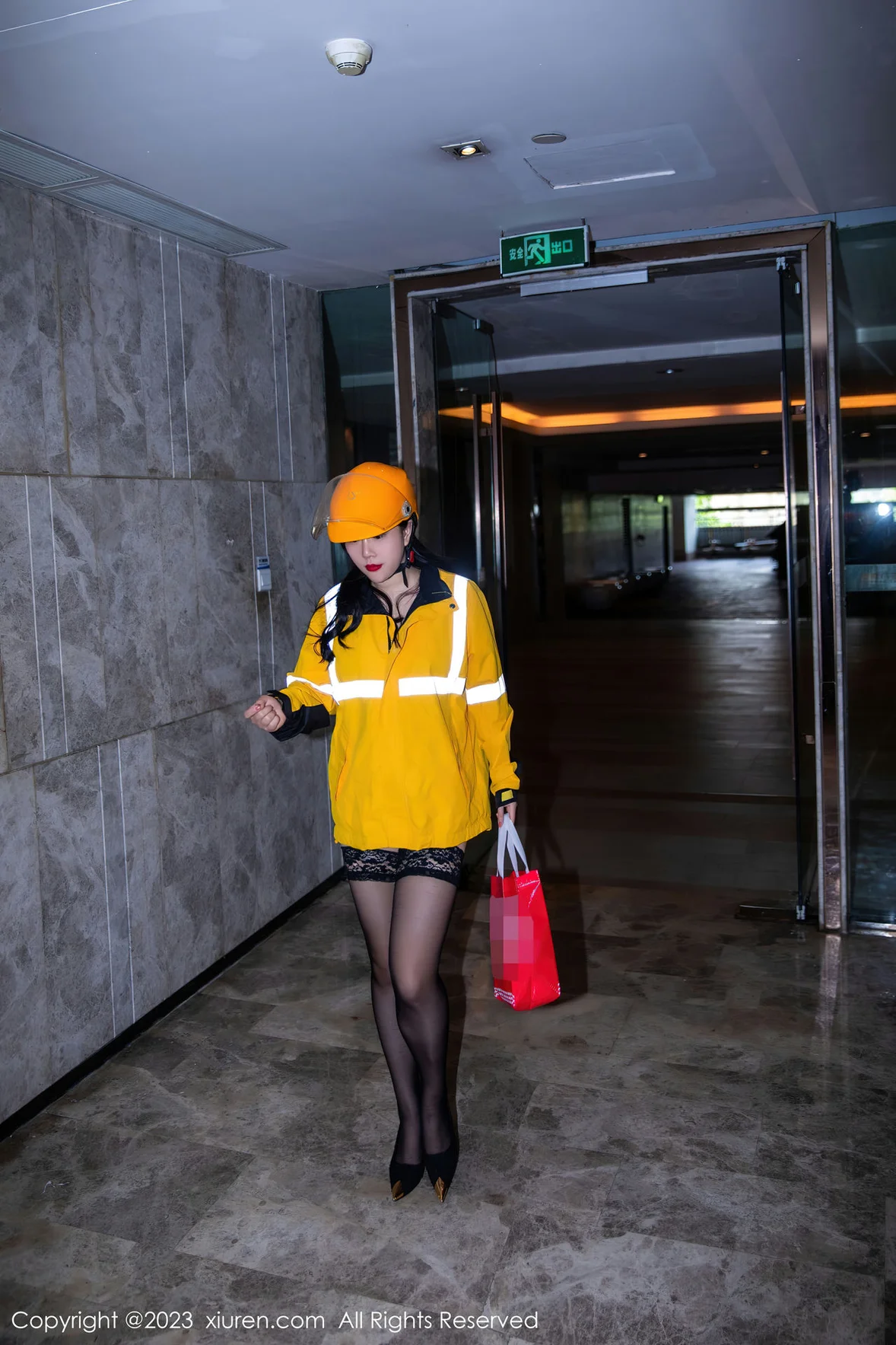  XiuRen 秀人 No.7093 王婉悠Queen 外卖员装扮性感写真 [92P]第3张