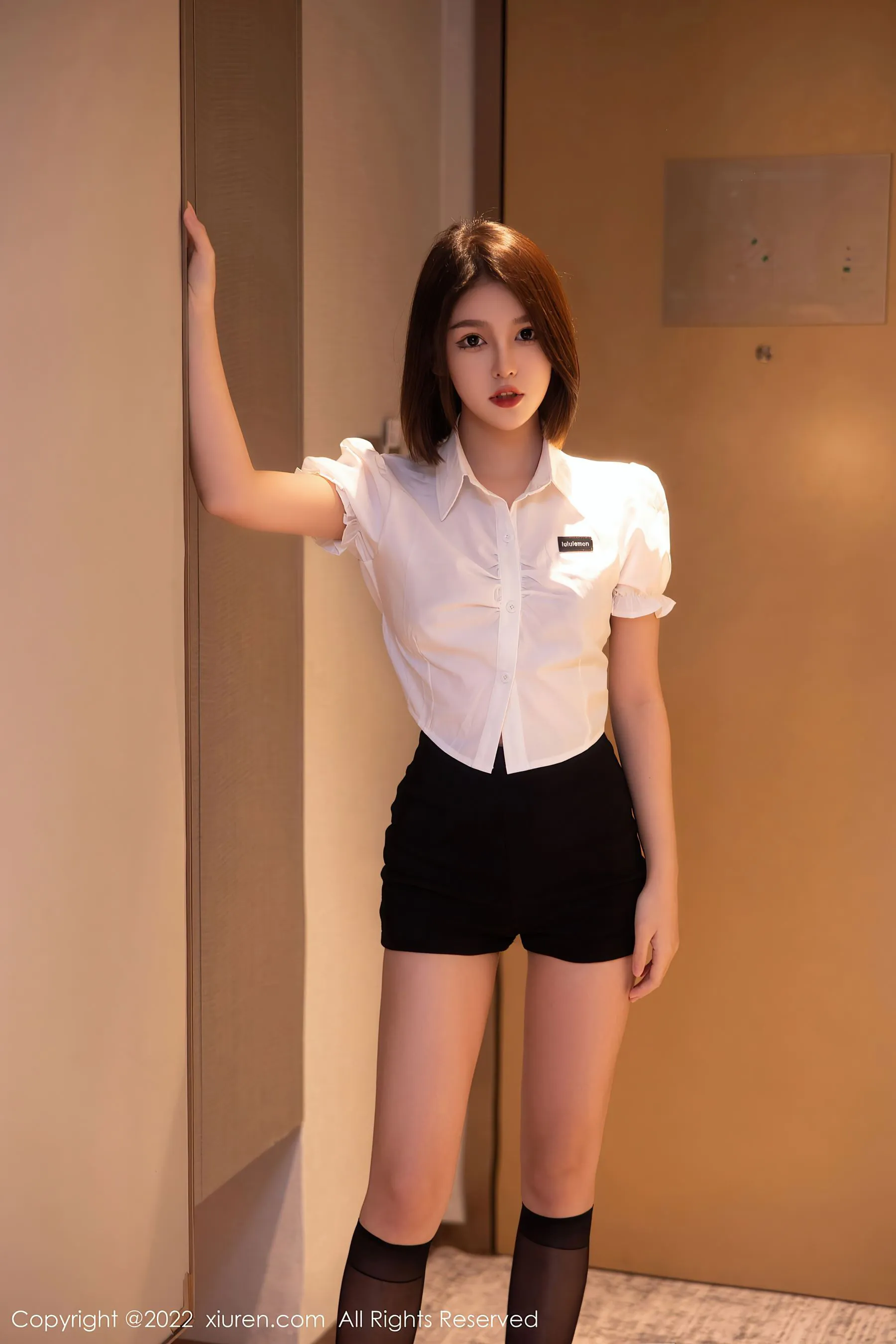 秀人网 No.5702 美羊羊 短发新人模特第20张