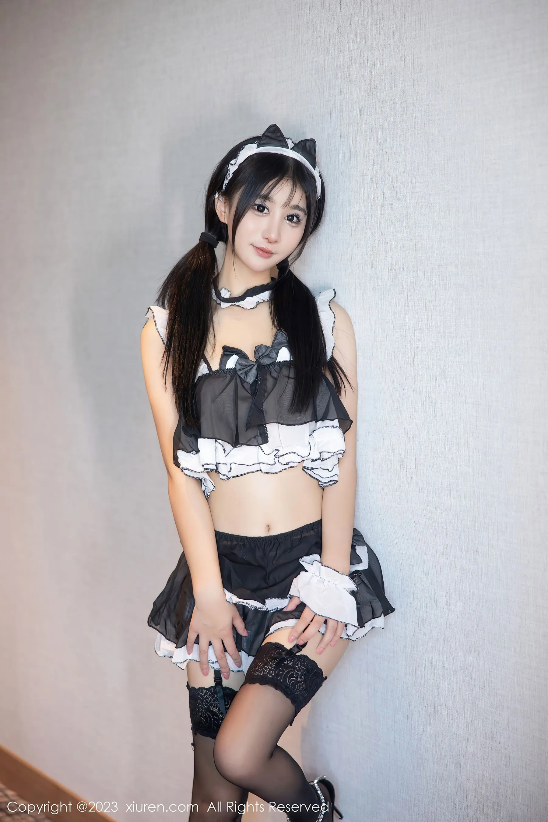  秀人网 No.6795 小果冻儿 黑丝美腿第1张