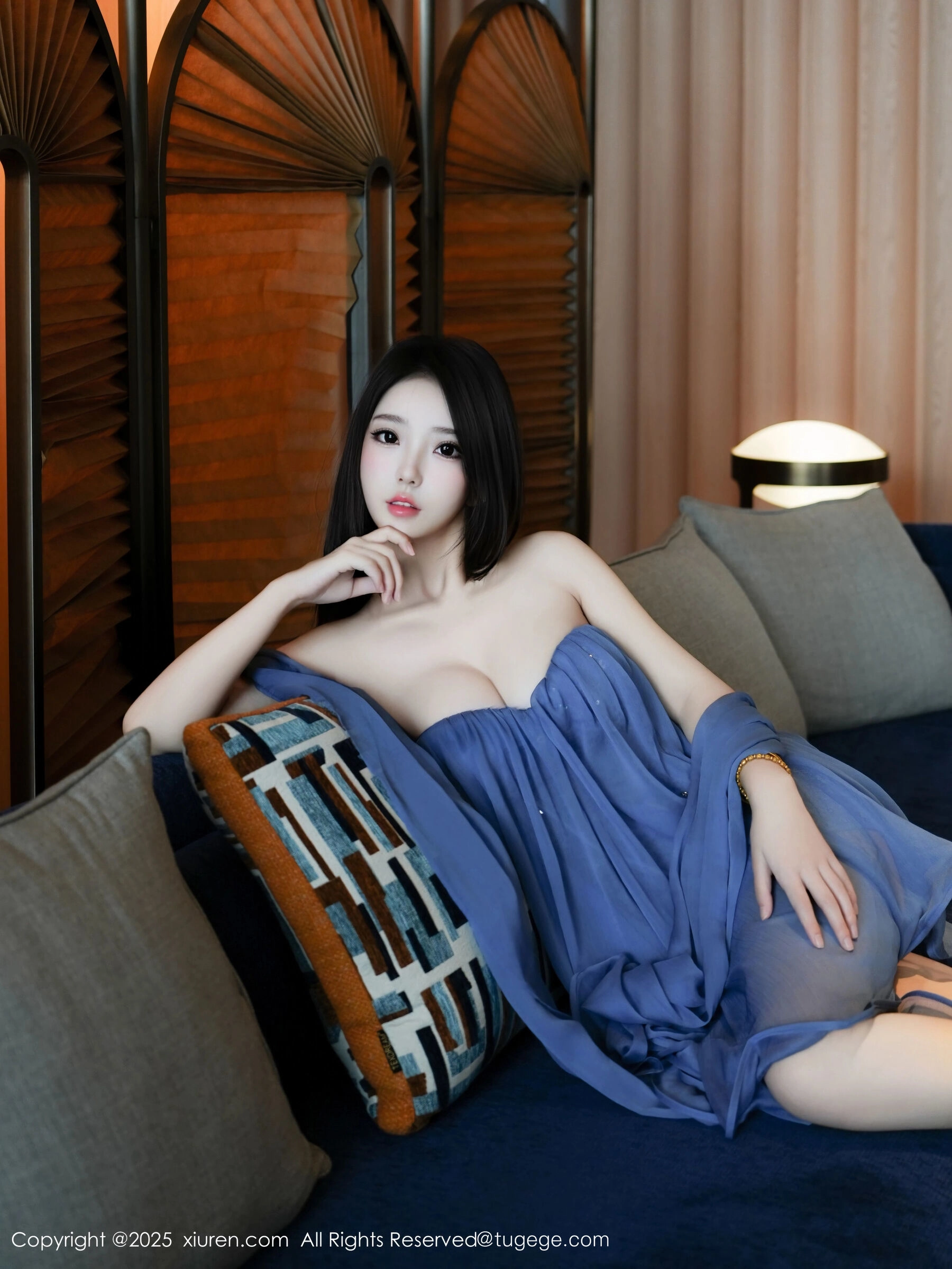  秀人网 烧烧小桃 Vol.10988 [52P]第1张