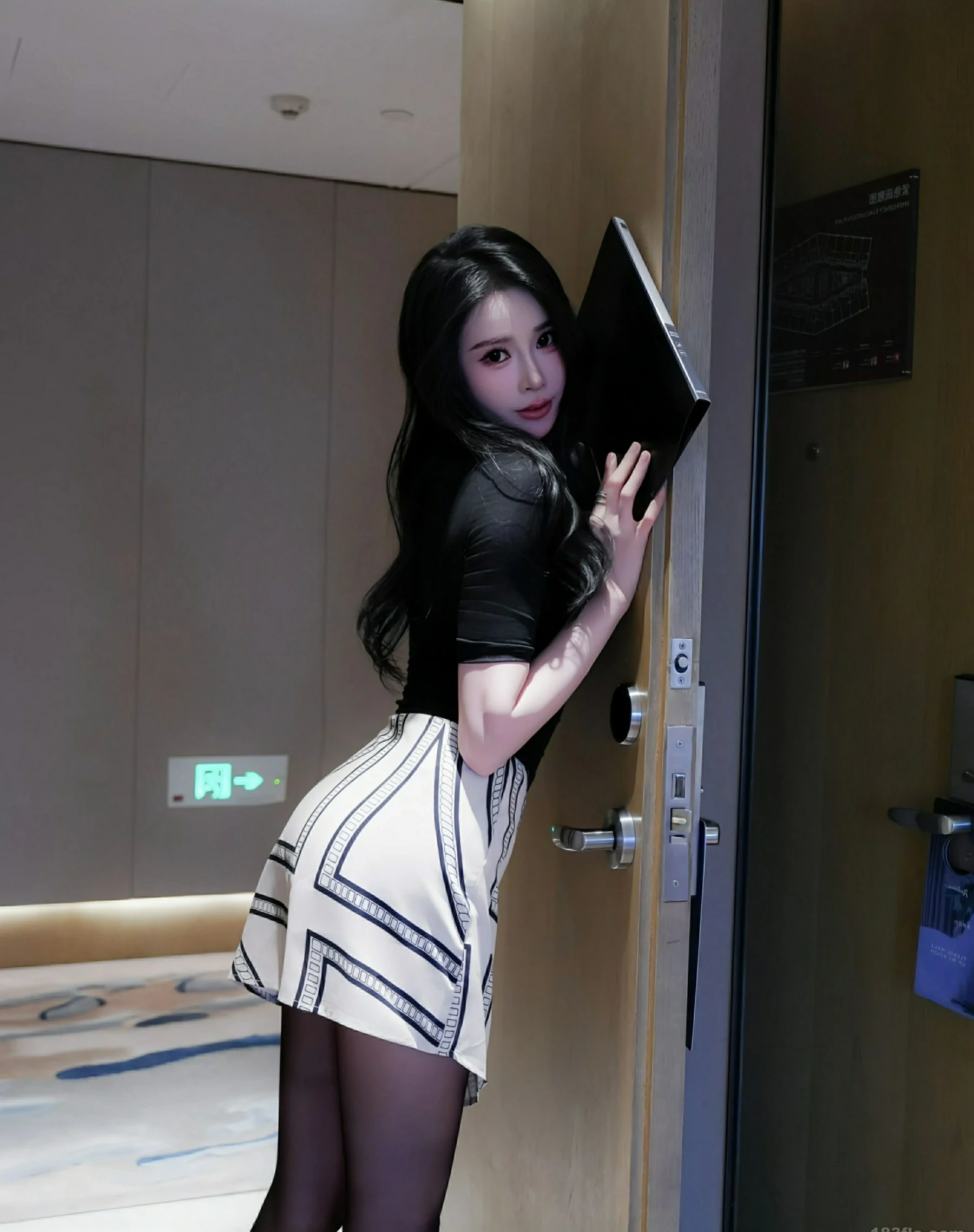  秀人网 No.10817 椰汁糯米姬 [80P]第2张