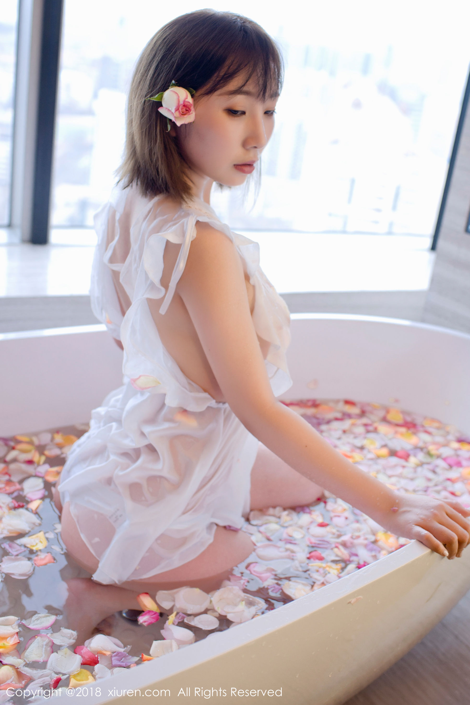 枝恩《短发百变大美女》 秀人网XIUREN No.981第10张