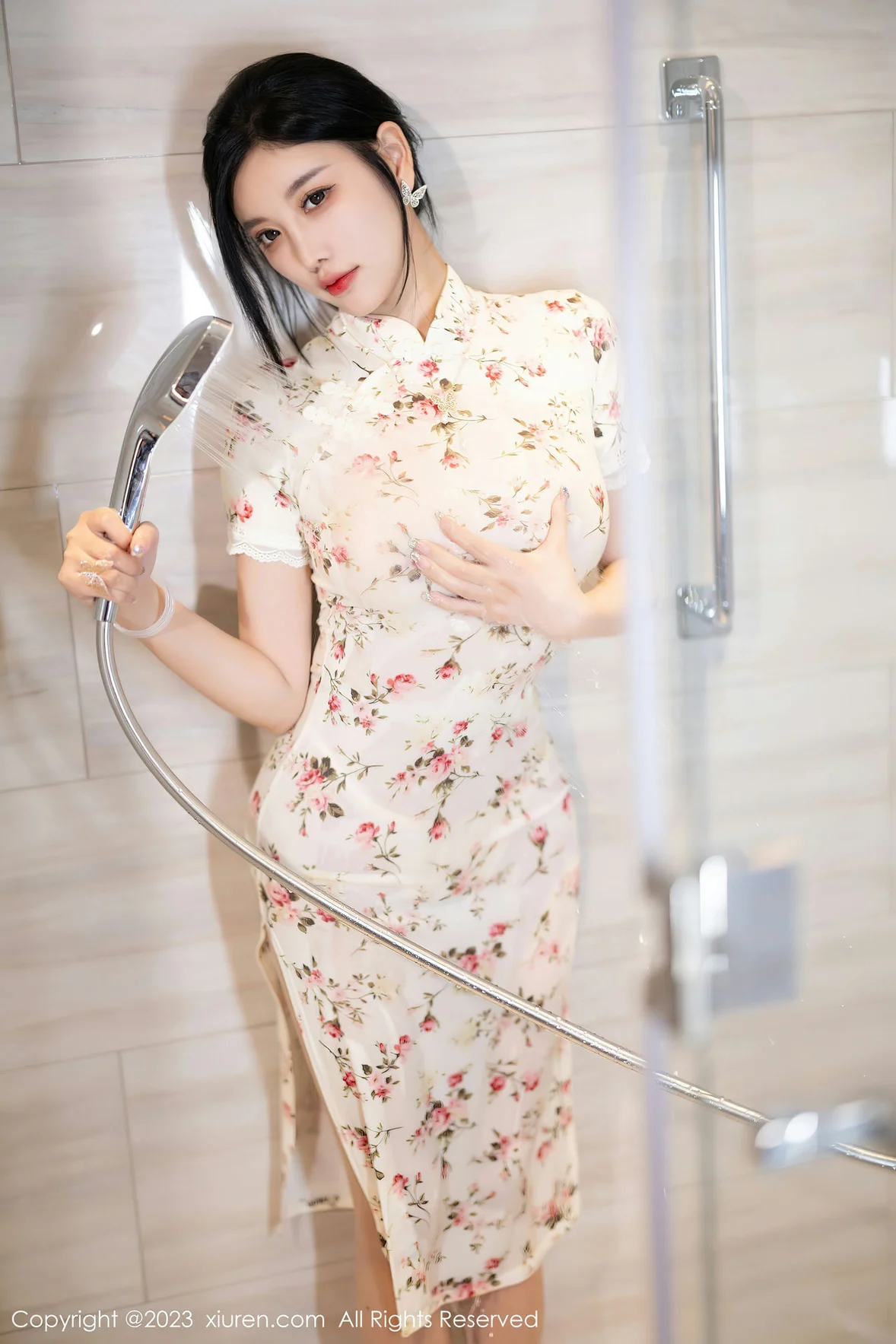  秀人网 No.7363 杨晨晨Yome 碎花旗袍浙江安吉旅拍 [87P]第17张