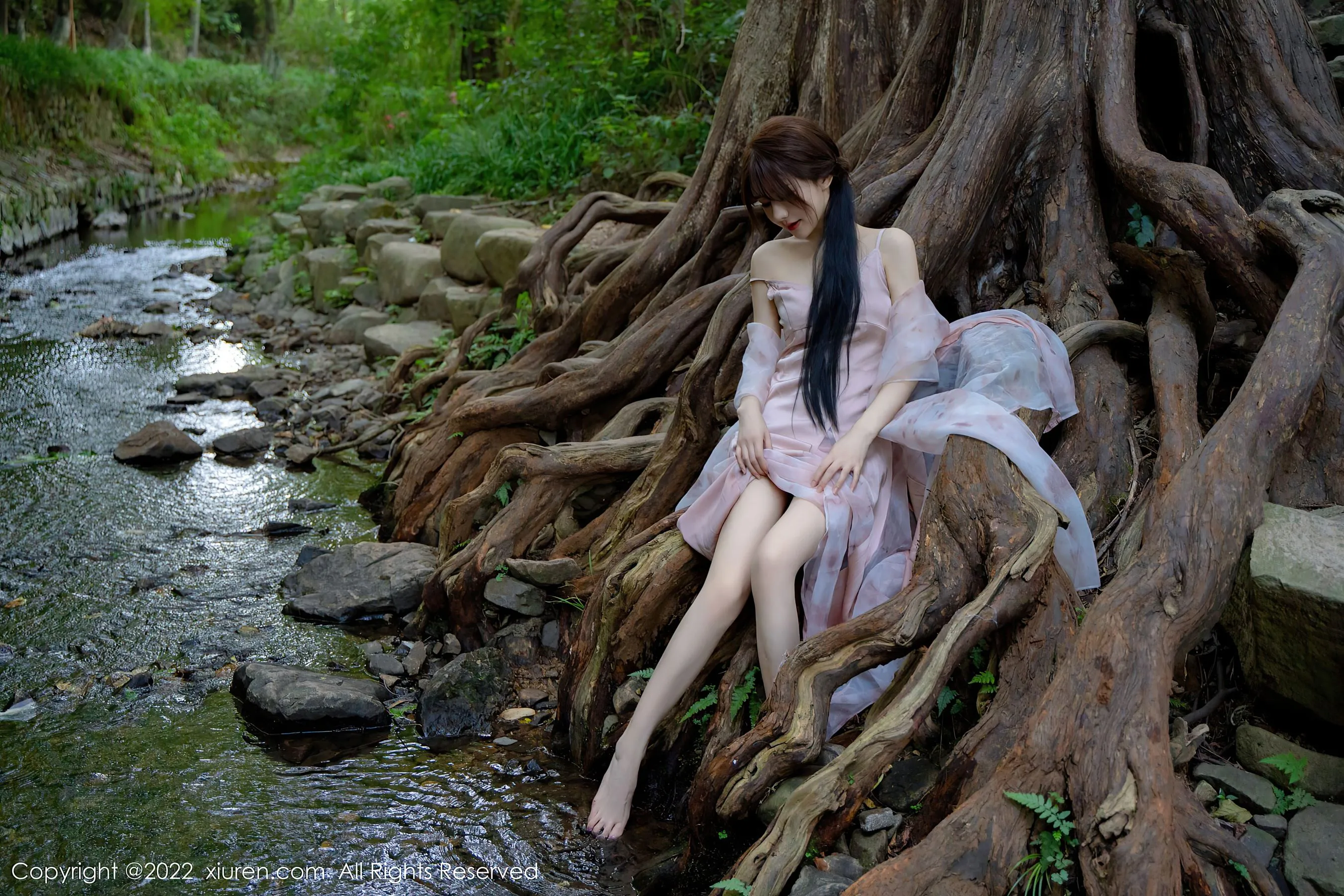  秀人网 No.5690 婠婠么 美腿长裙第12张