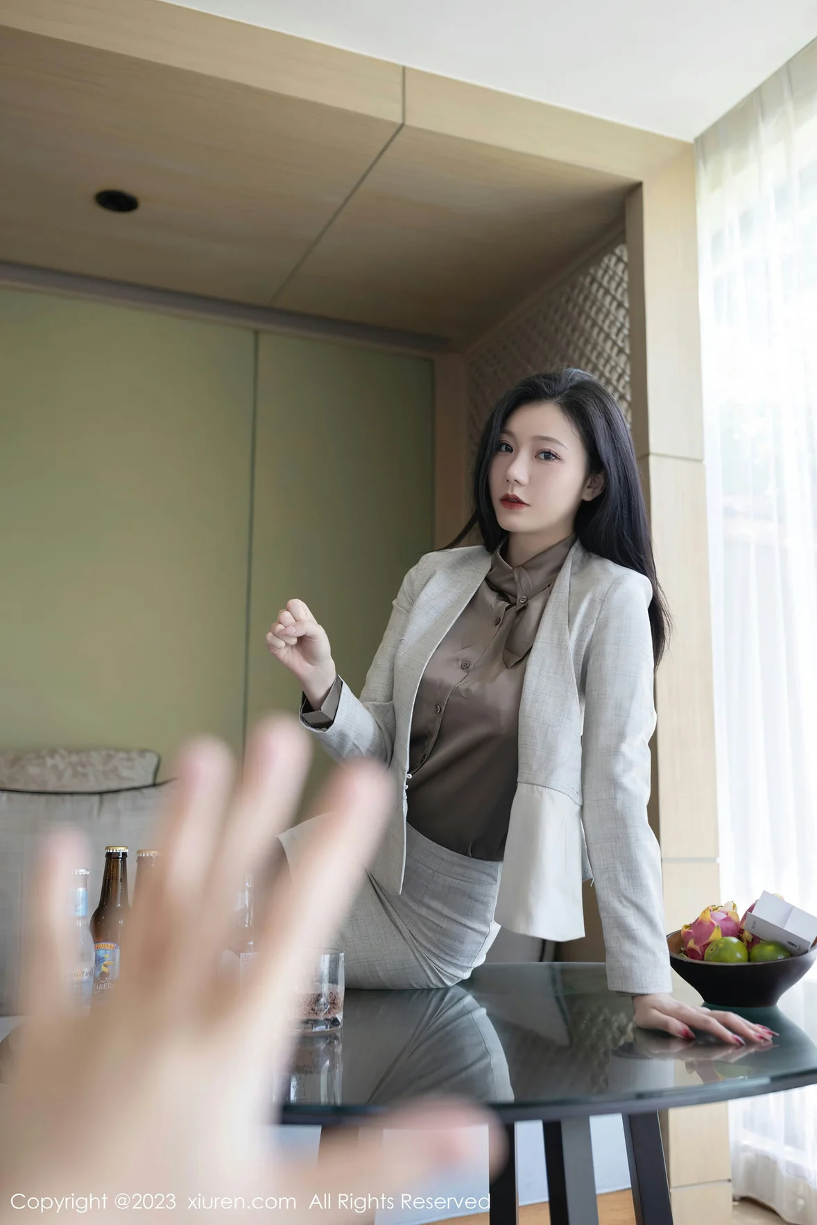  XiuRen 秀人 No.6951 安然anran 灰色职业Ol泰国旅拍 [80P]第3张