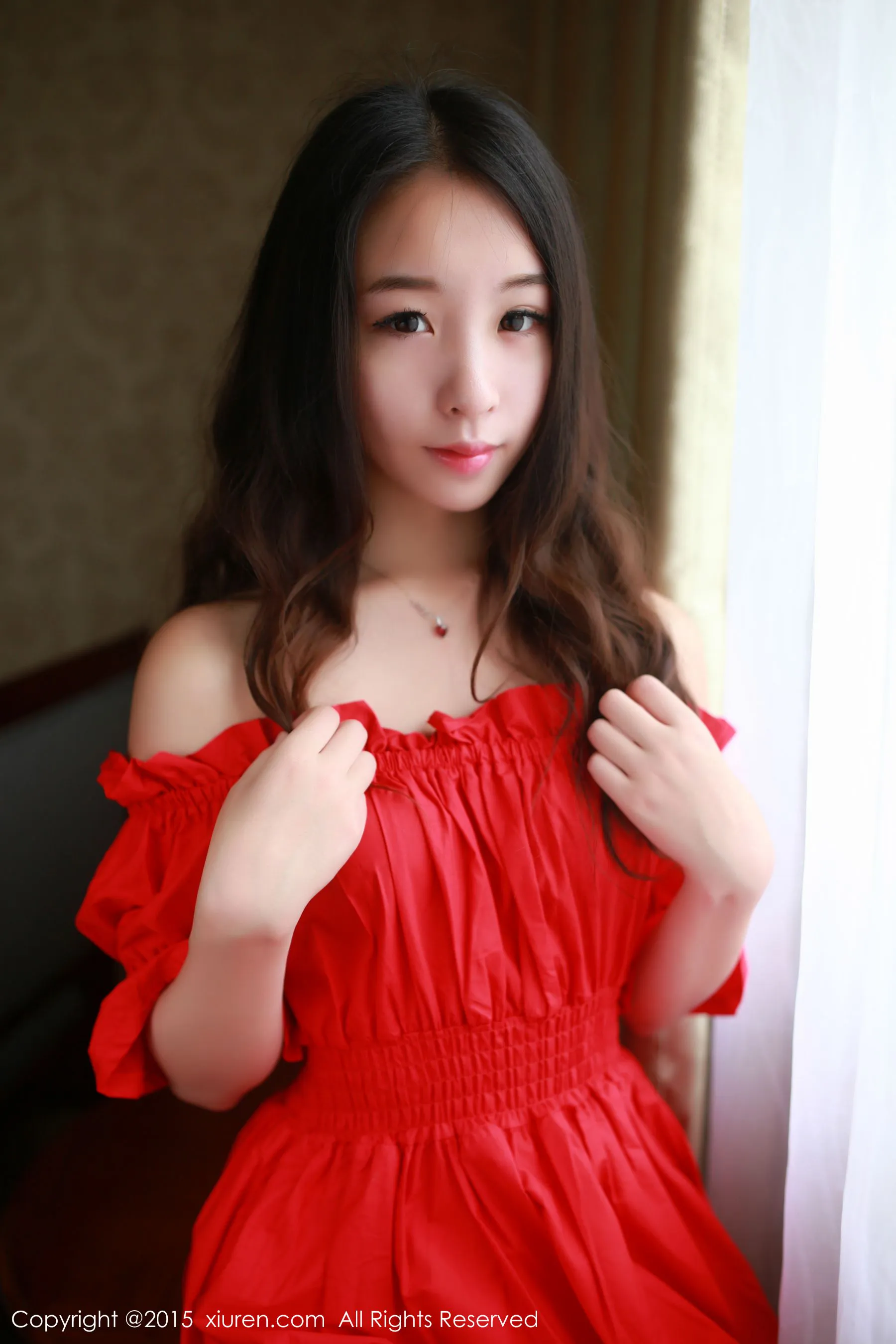  梓萱Crystal《连衣裙+热裤+网袜制服》 秀人网 No.347第3张