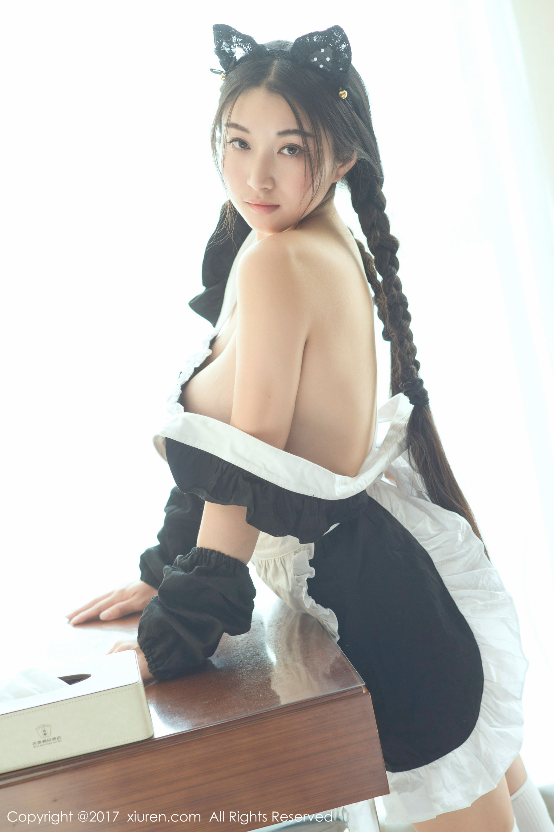  盼盼已鸠《透明旗袍和日系女仆装》 秀人网XIUREN No.732第1张