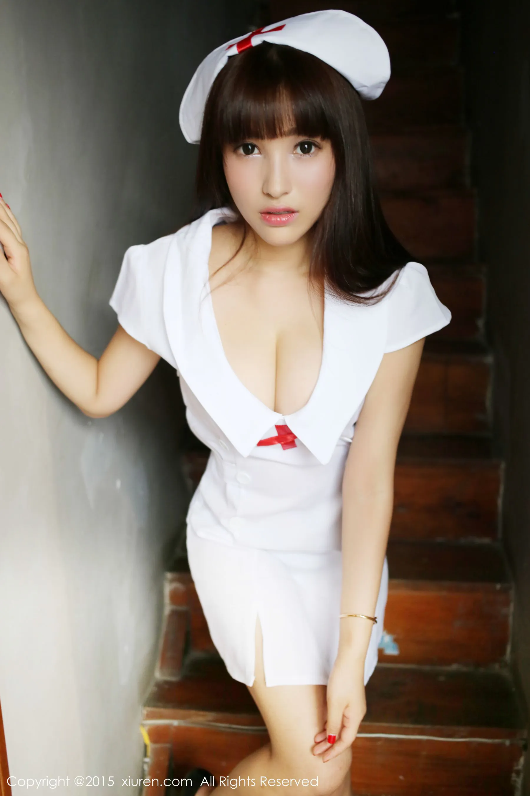  Nic妮可可《白色小背心+护士装》 秀人网 No.389第17张