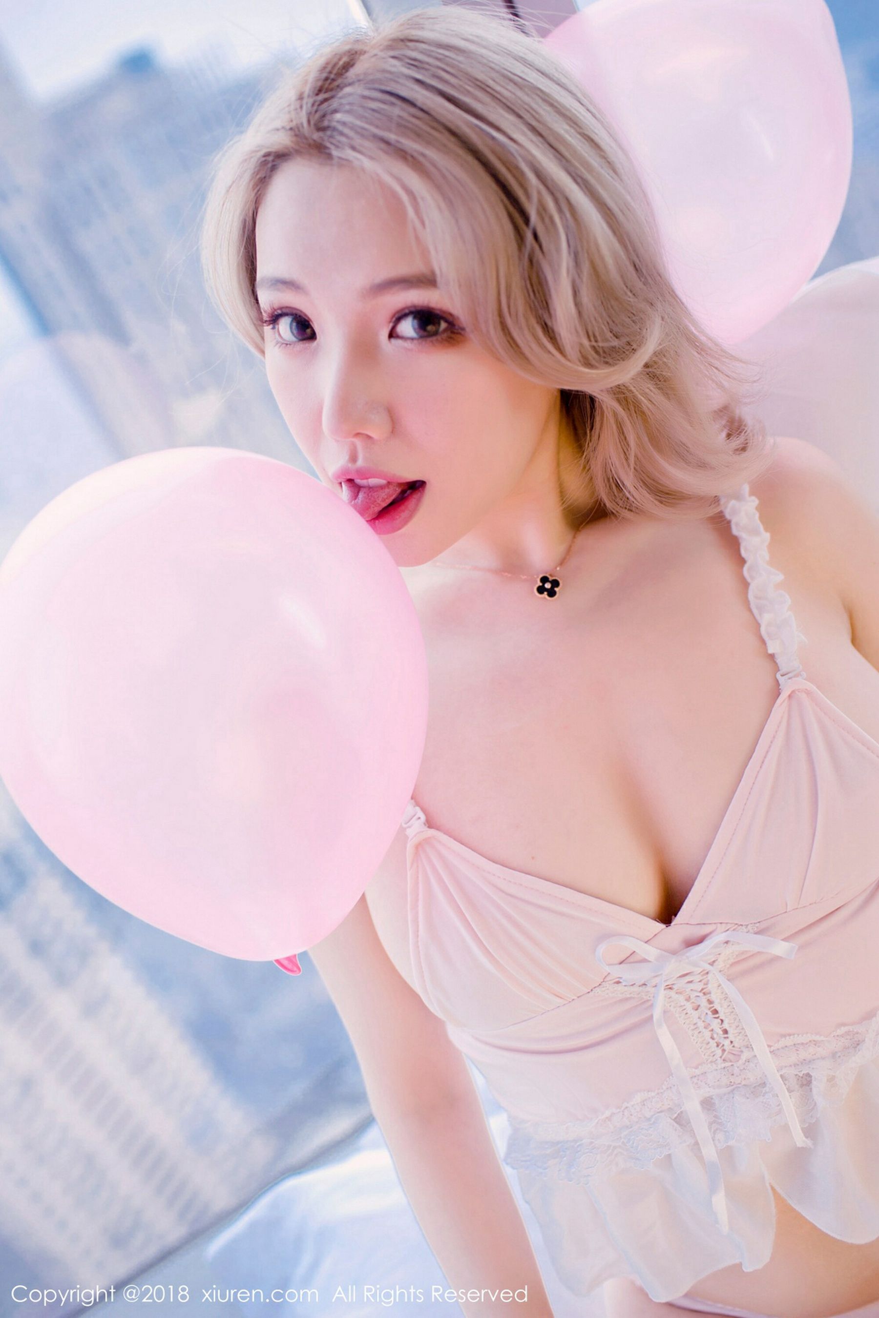 黄楽然《蕾丝睡衣+蕾丝浴缸比基尼》 XiuRen 秀人网 No.1043第6张