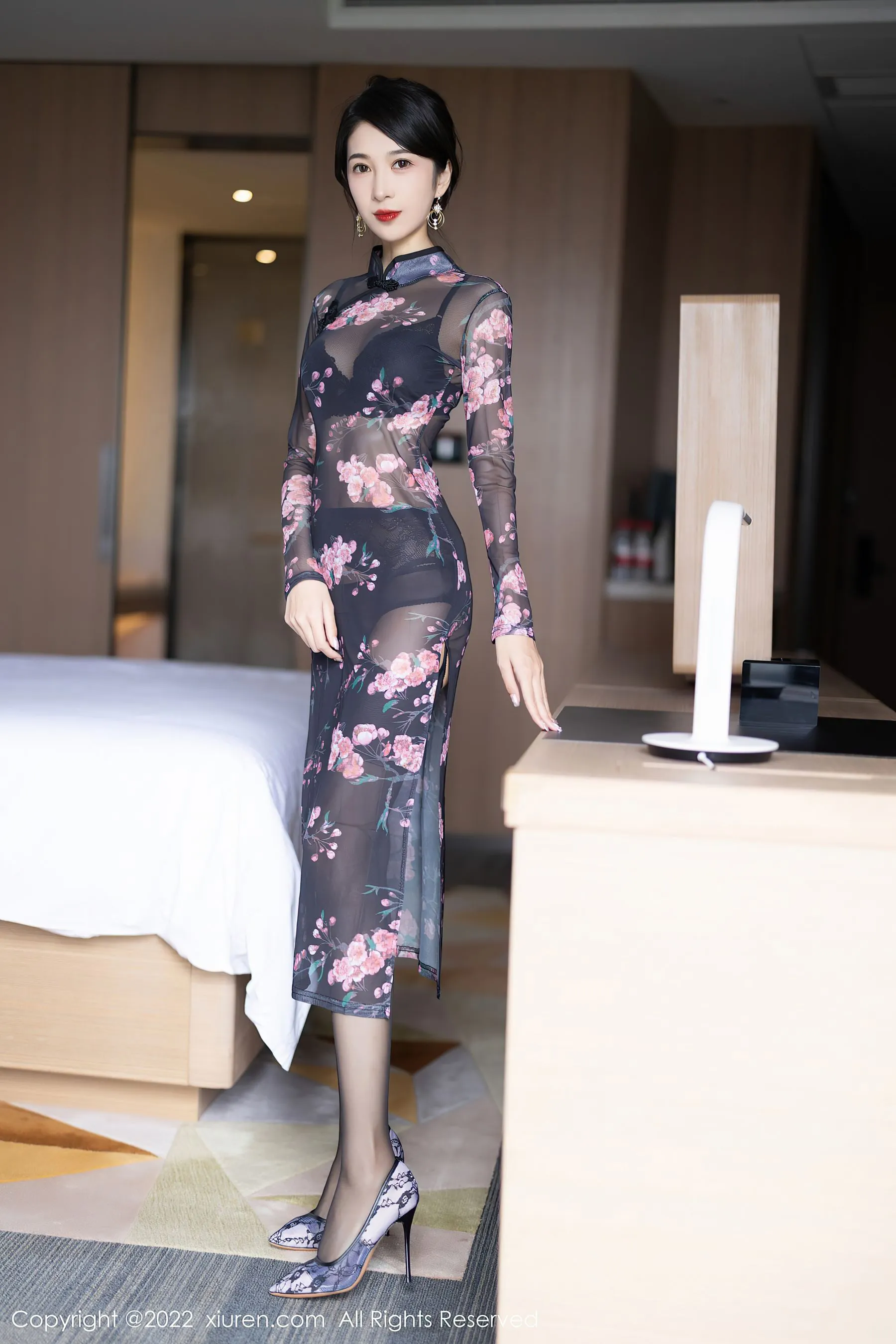 秀人网 No.5585 林乐一 黑丝美腿第17张