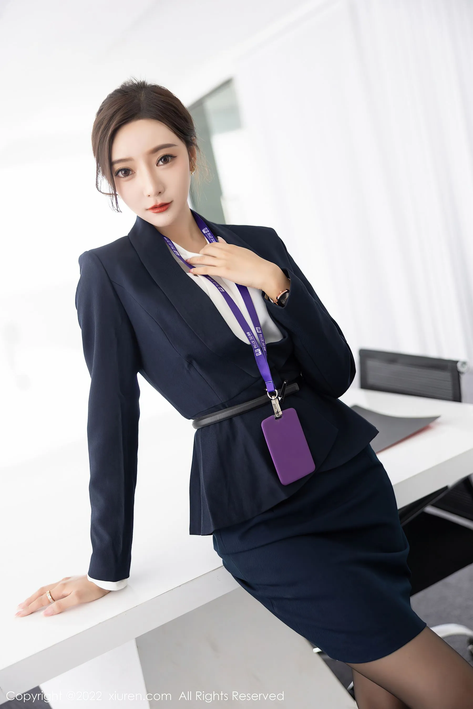  秀人网 No.5563 王馨瑶yanni 黑丝美腿第17张