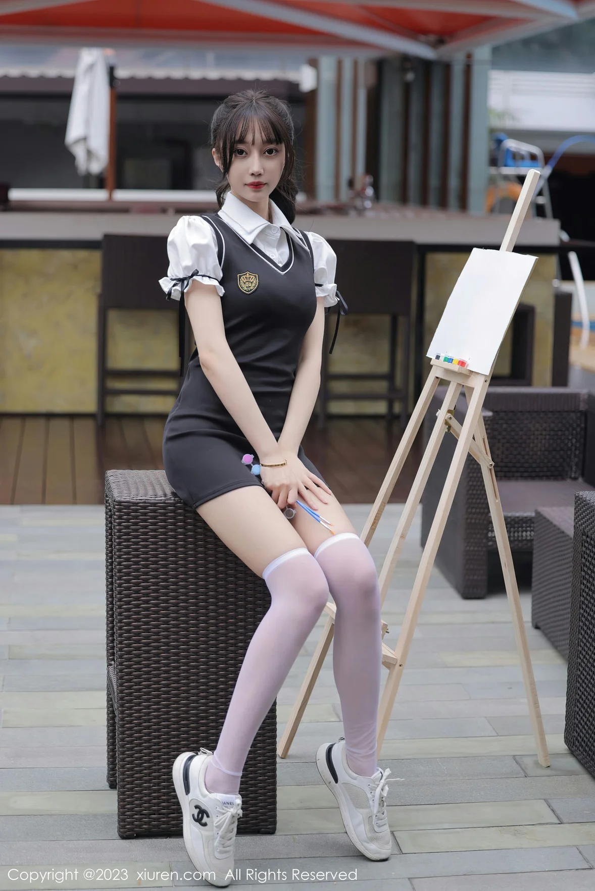  XiuRen 秀人 No.6889 玥儿玥er 黑色背带裙广州旅拍 [73P]第1张