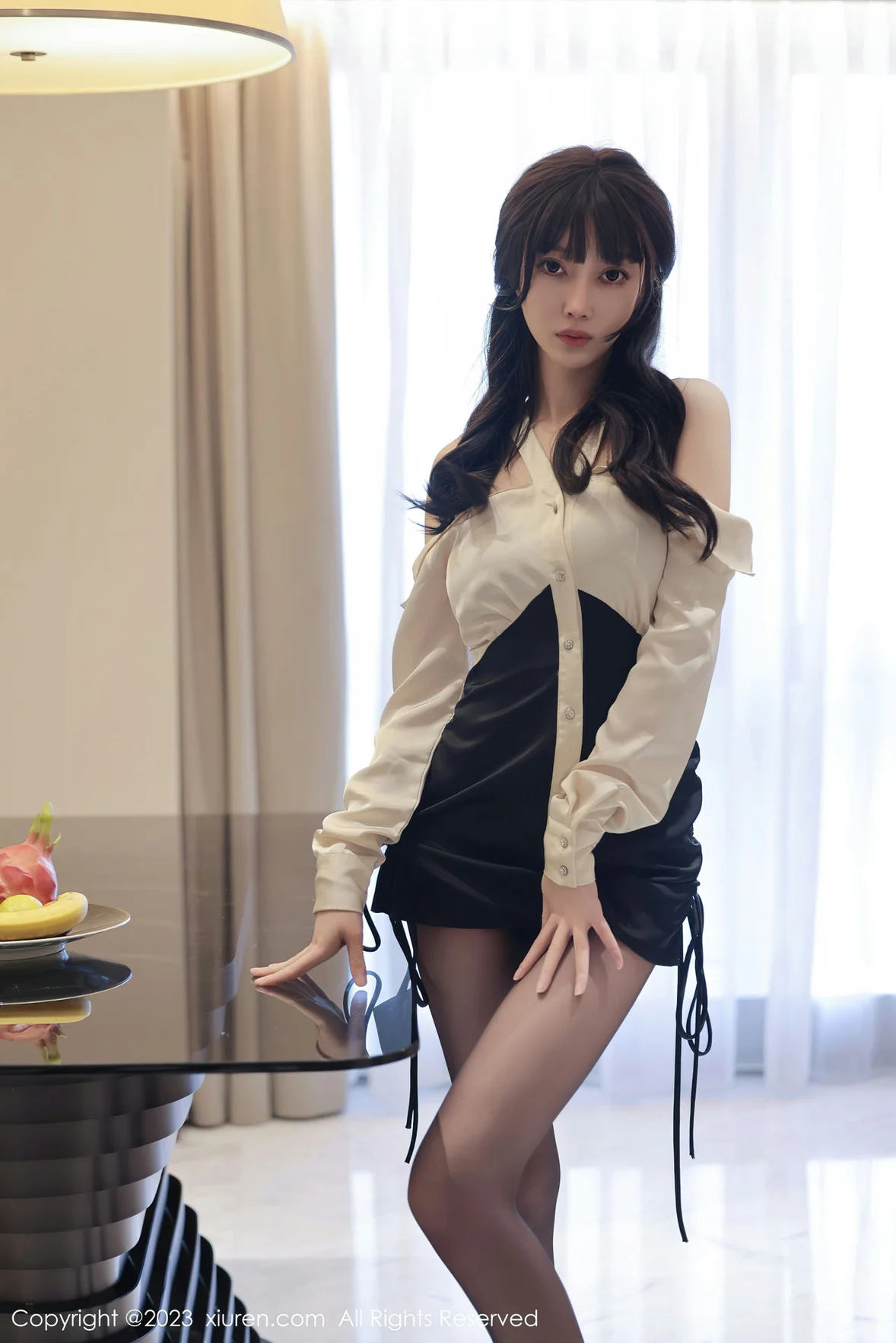  XiuRen 秀人 No.6929 玥儿玥er 魅惑黑丝广州旅拍 [69P]第1张