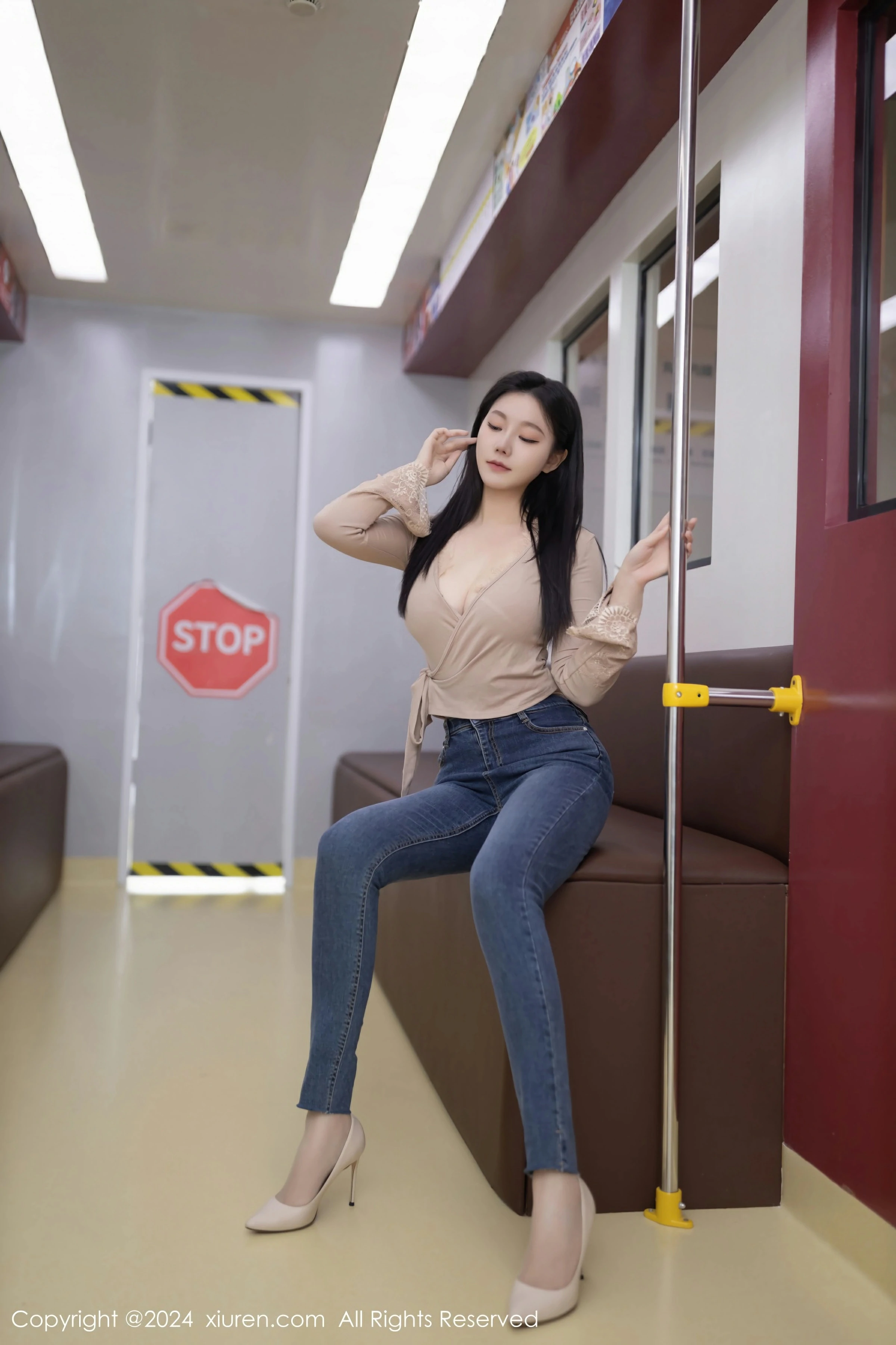  XiuRen 秀人 No.8498 安然anran [79P]第2张