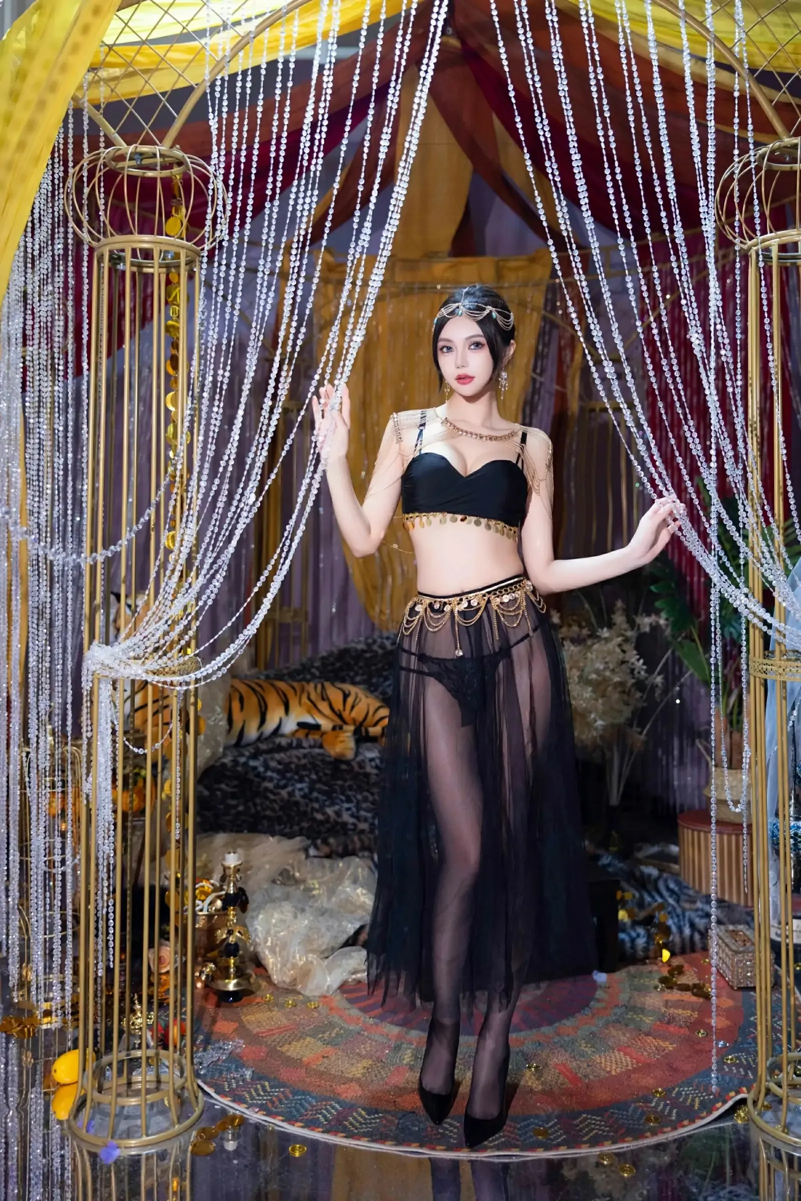  XiuRen 秀人 No.10018 绮里嘉ula [79P]第1张