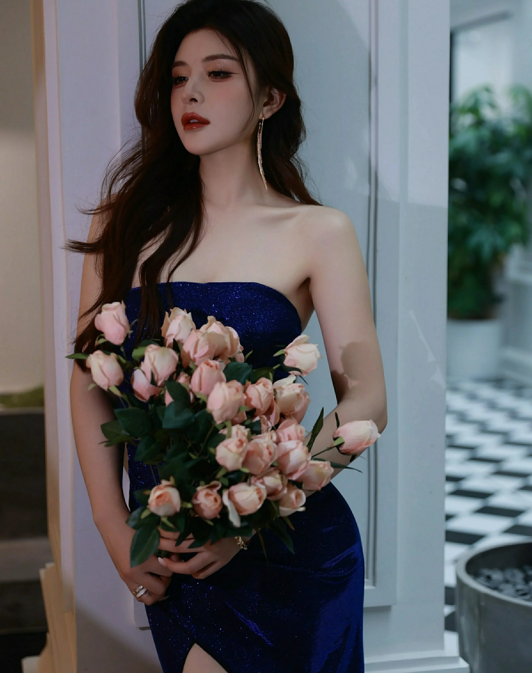  秀人网 No.10740 阿依莎 [71P]第2张