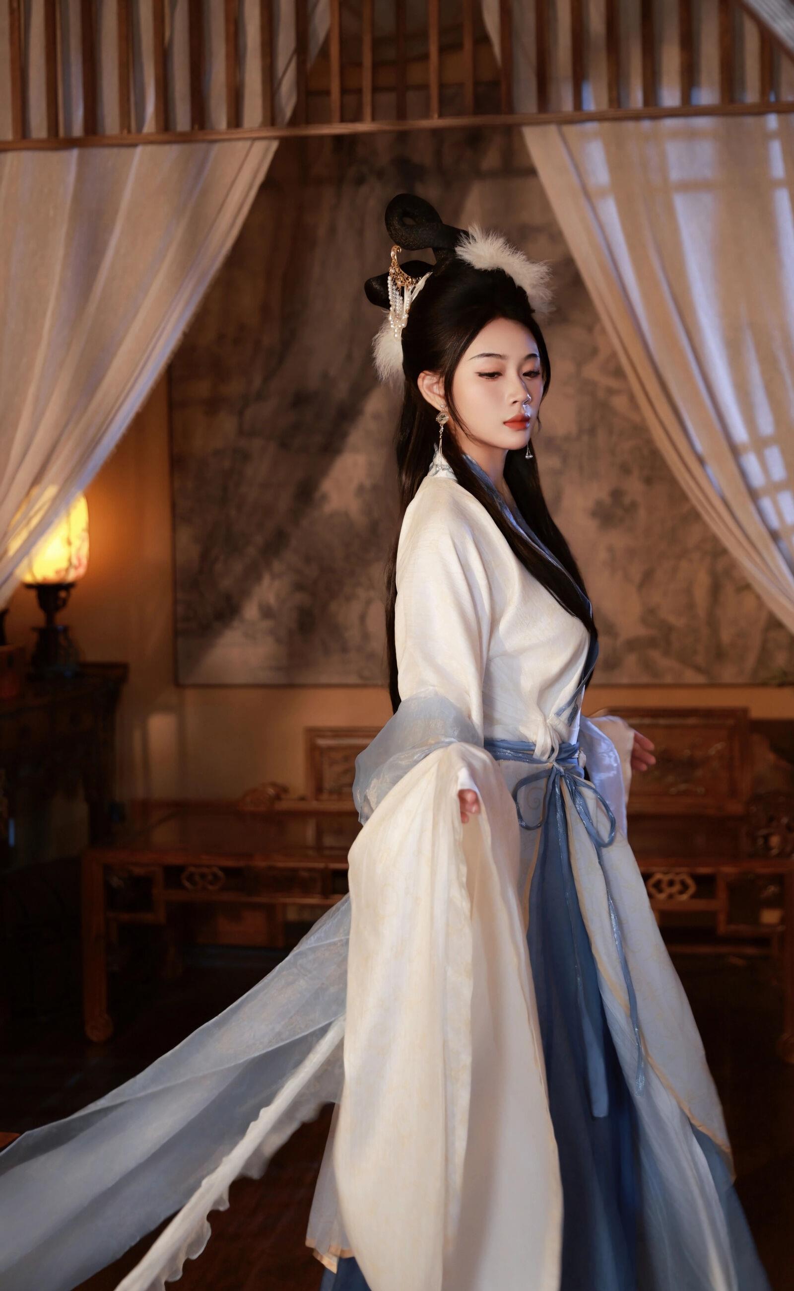  秀人网 No.10835 南乔 [75P]第2张