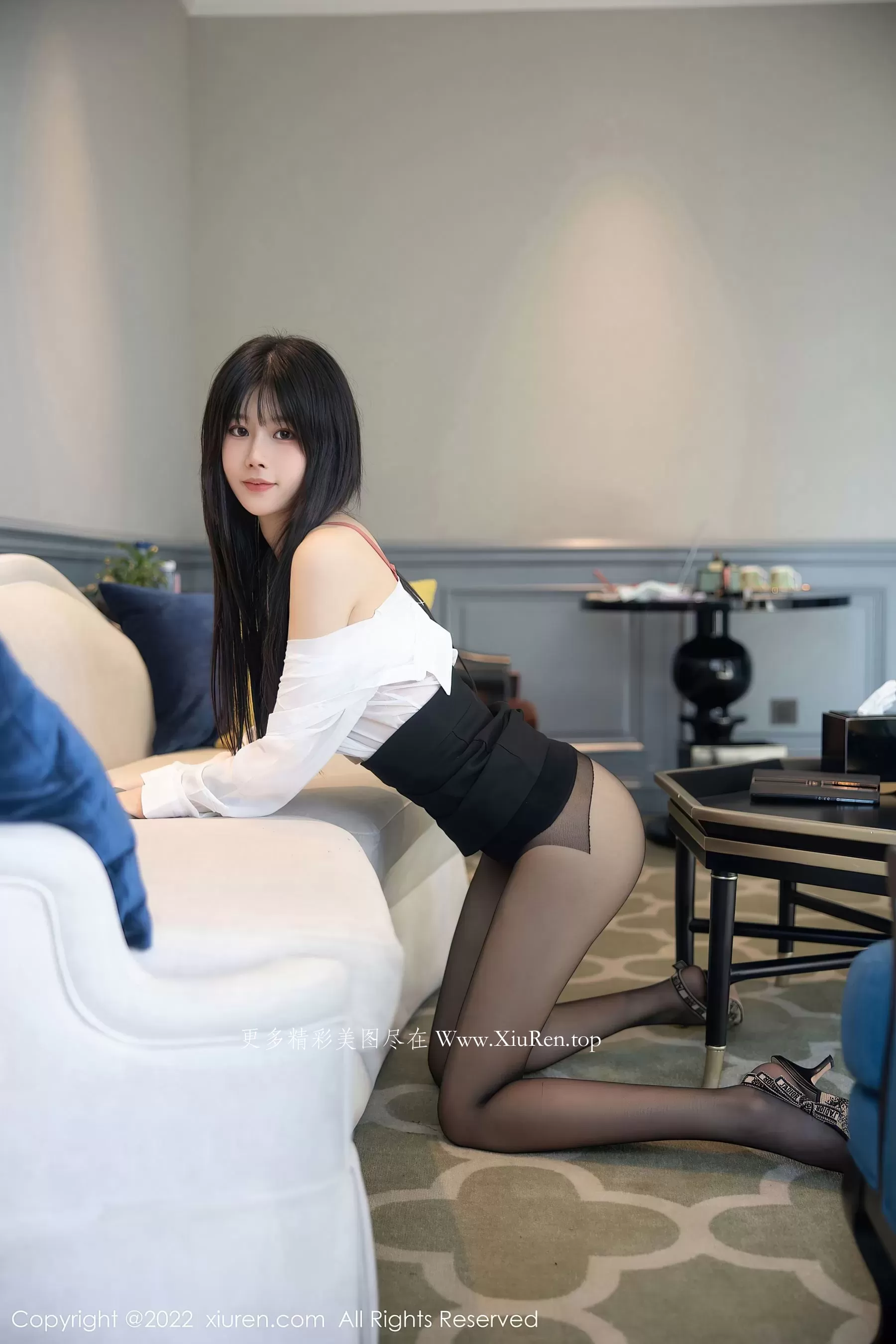  秀人网 No.5861 77qiqi 短裙黑丝