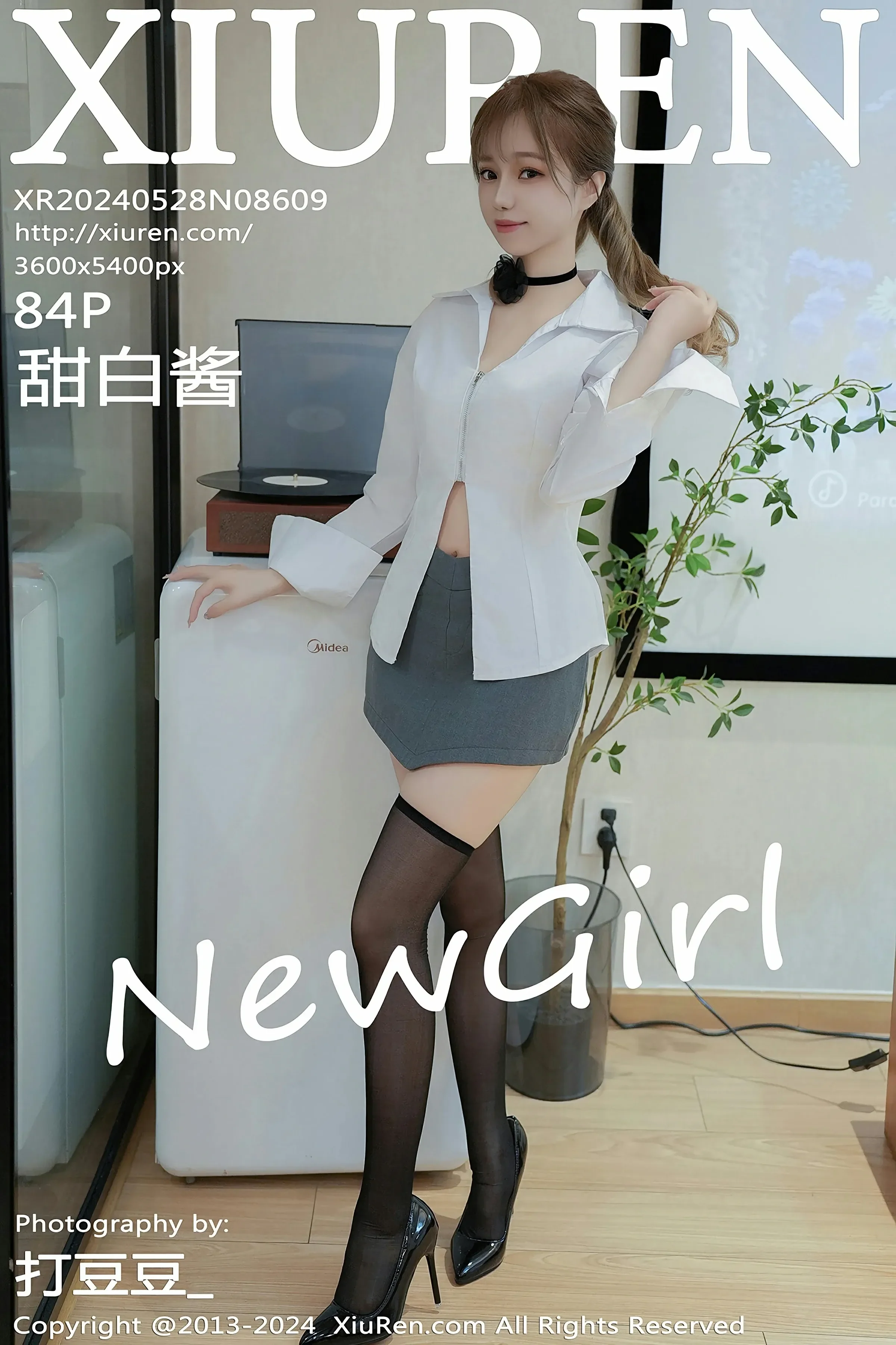  XiuRen 秀人 No.8609 新人模特 甜白酱 [84P]第1张