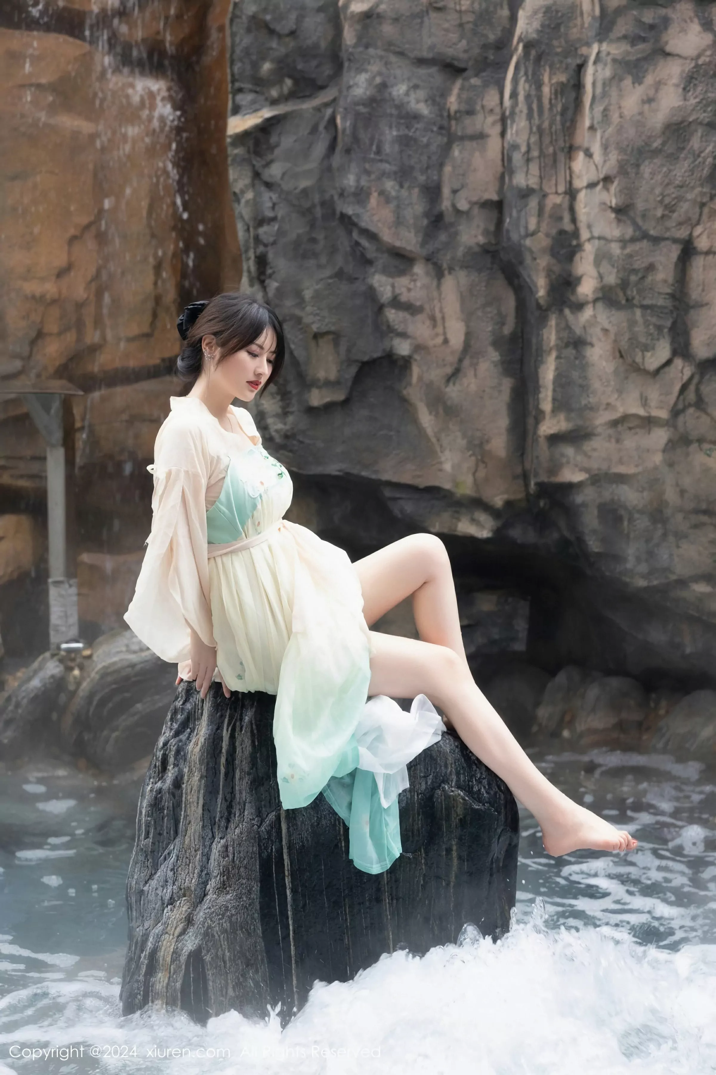  XiuRen 秀人 No.8128 诗诗kiki [82P]第3张