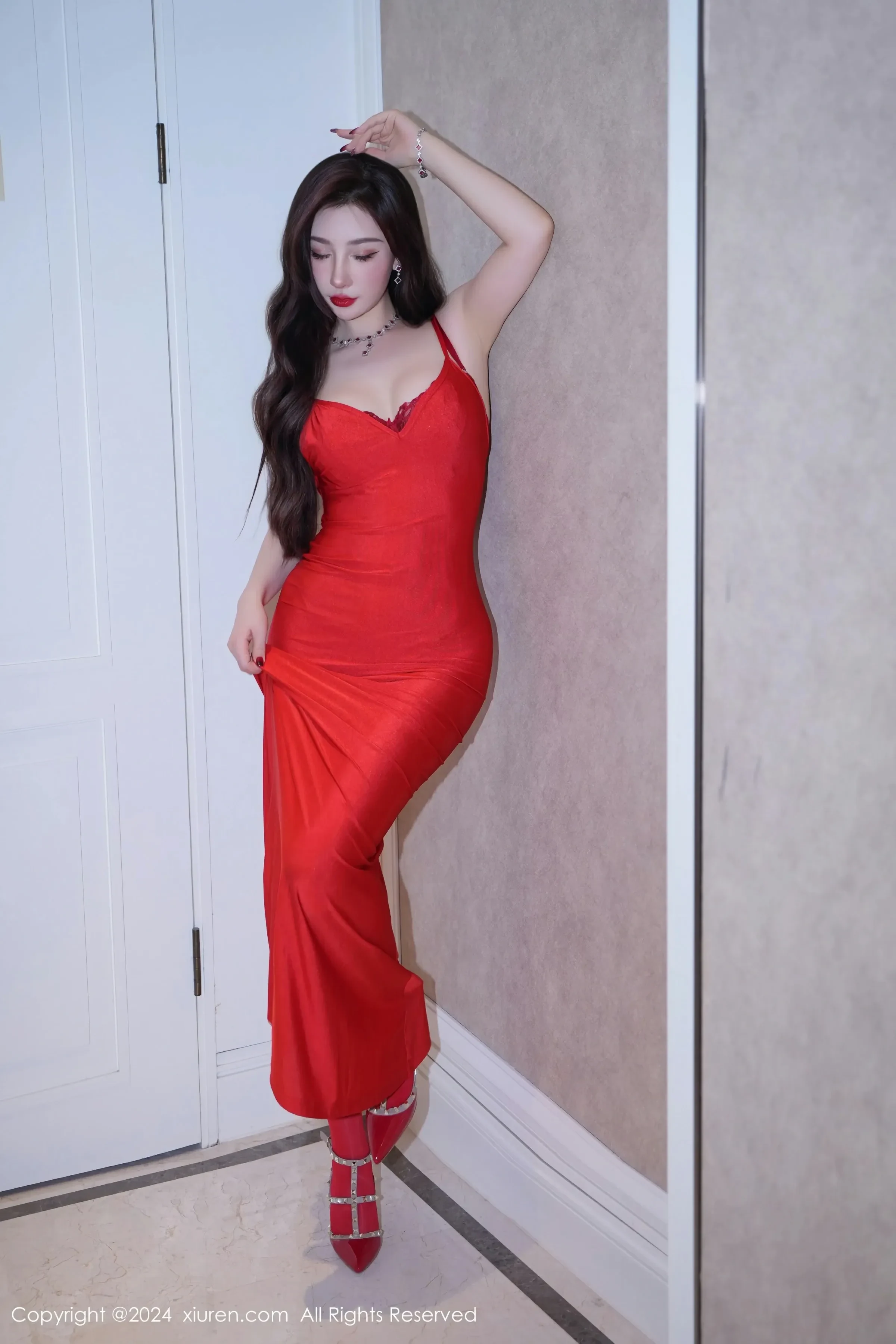  XiuRen 秀人 No.8406 蕾蕾醒了没 [59P]第4张