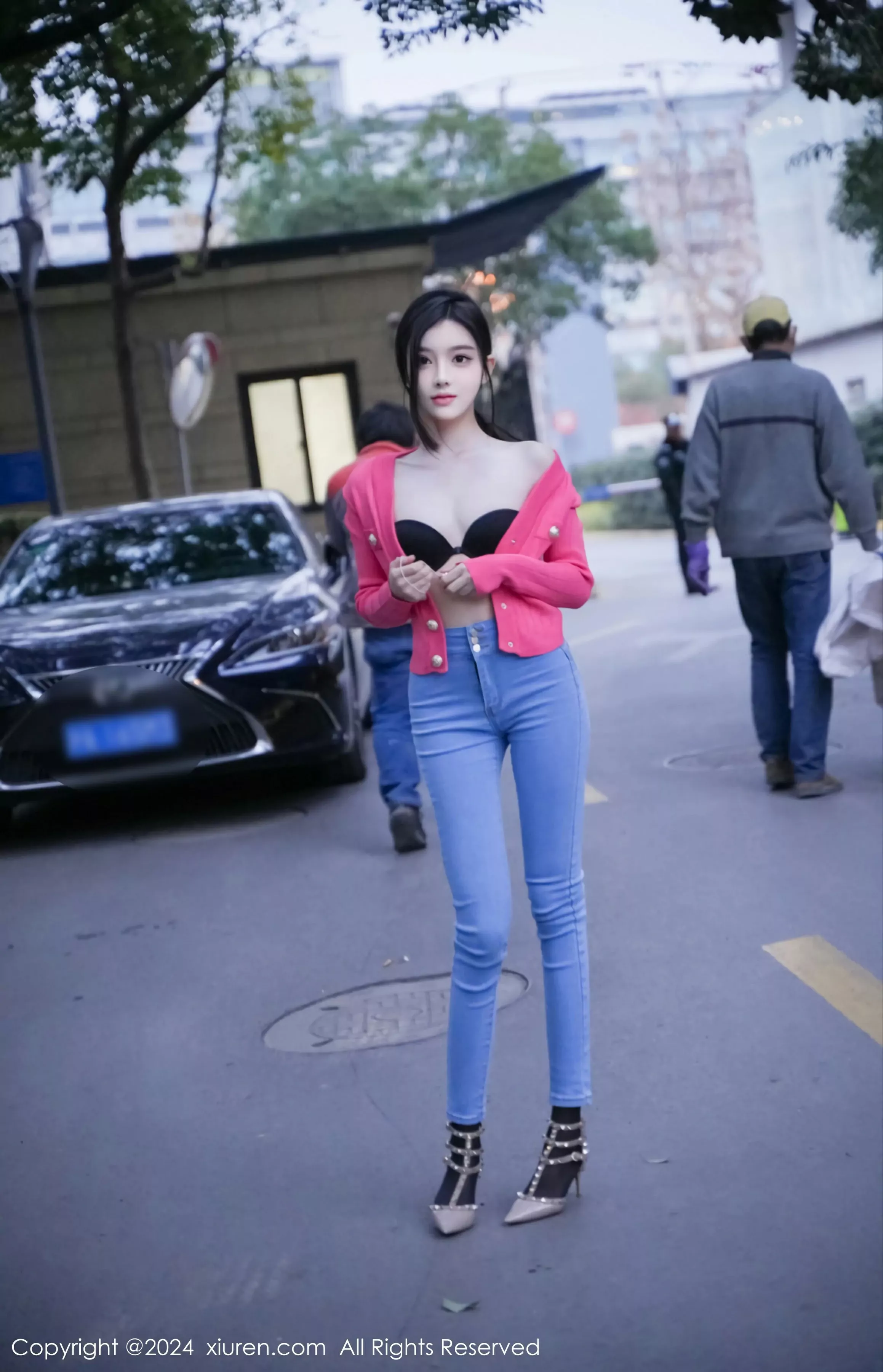  XiuRen 秀人 No.8091 龙雪儿 新人模特 [69P]第4张