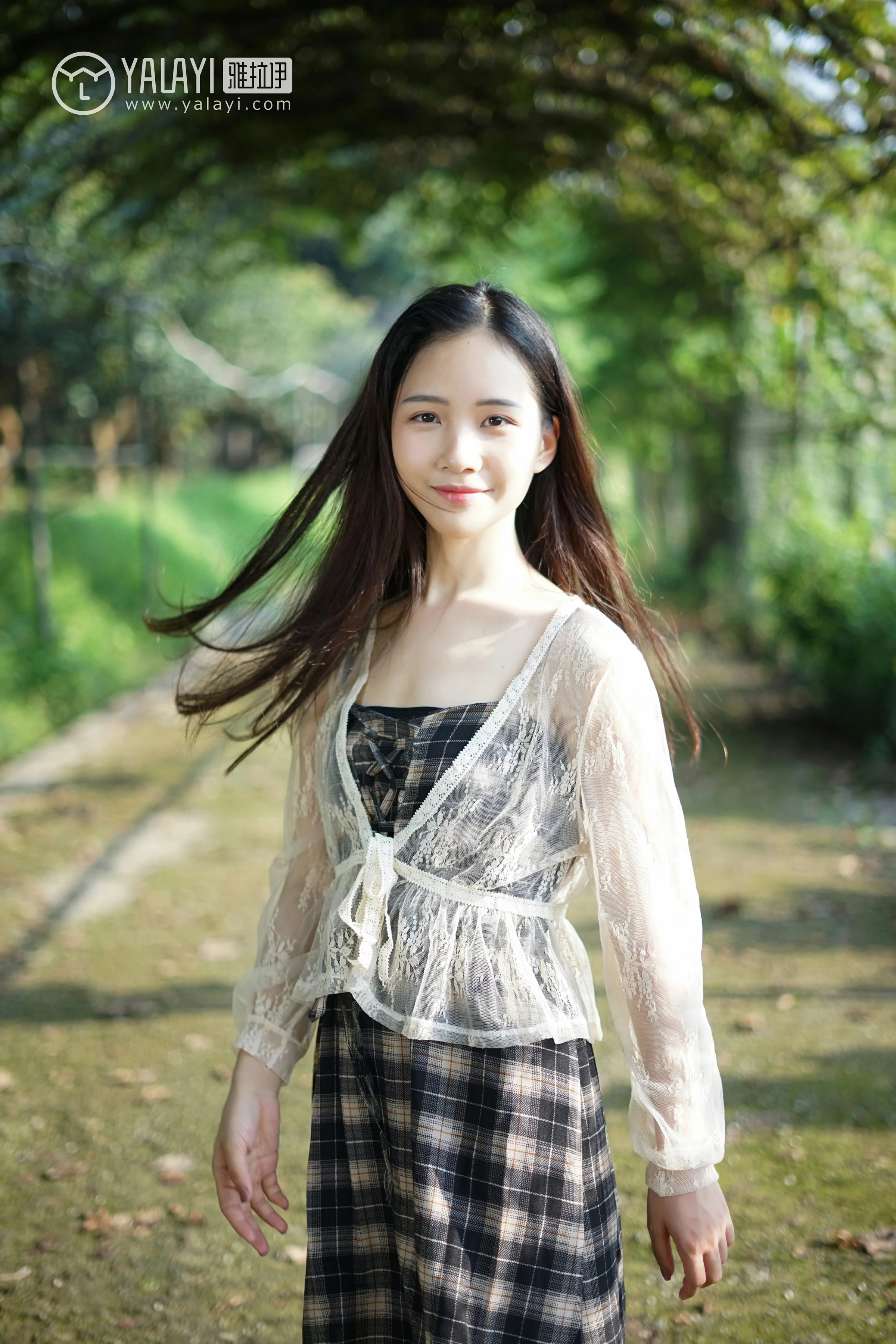 [YALAYI雅拉伊]NO.029 纯粹之心 卡柔 透视蕾丝上衣加吊带连衣裙性感私房写真集第7张