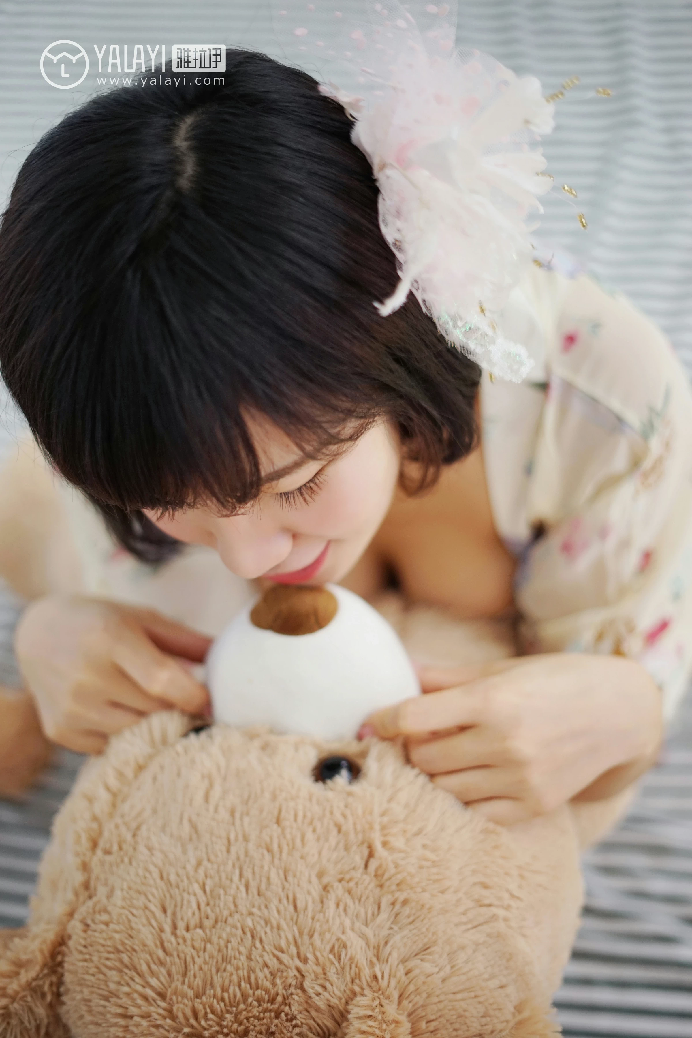 [YALAYI雅拉伊]NO.032 和服女优 多香子 红色和服与米色睡衣加白色蕾丝内衣性感私房写真集第12张