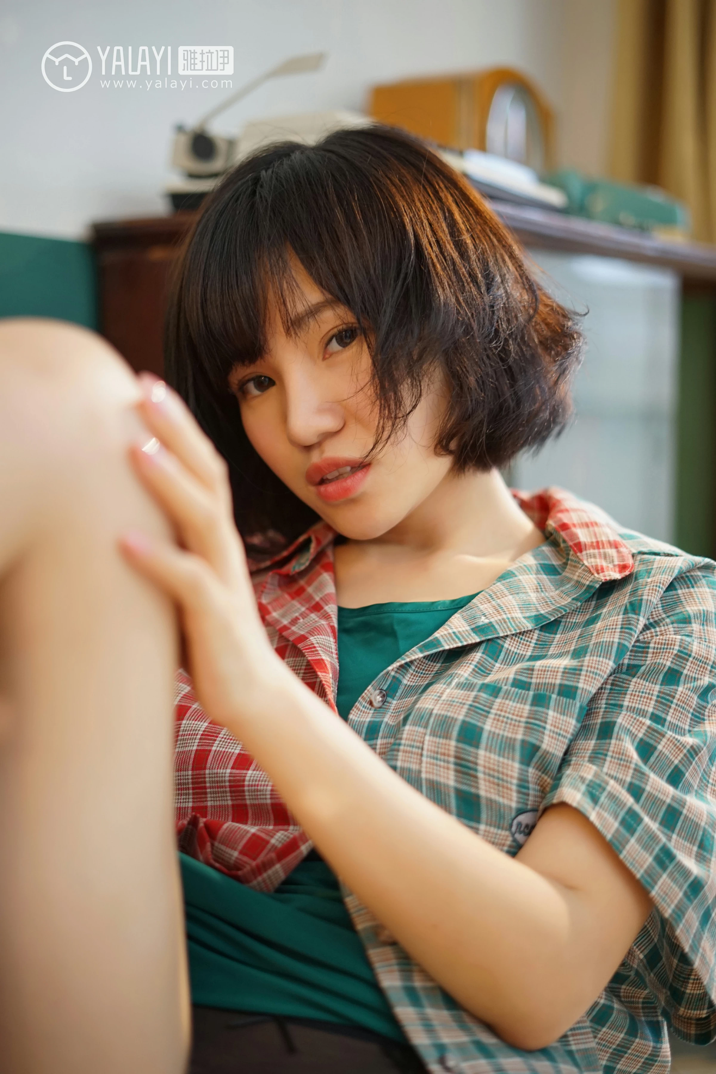 [YALAYI雅拉伊]NO.033 堕落天使 多香子 红色衬衫加吊带睡衣性感私房写真集第8张