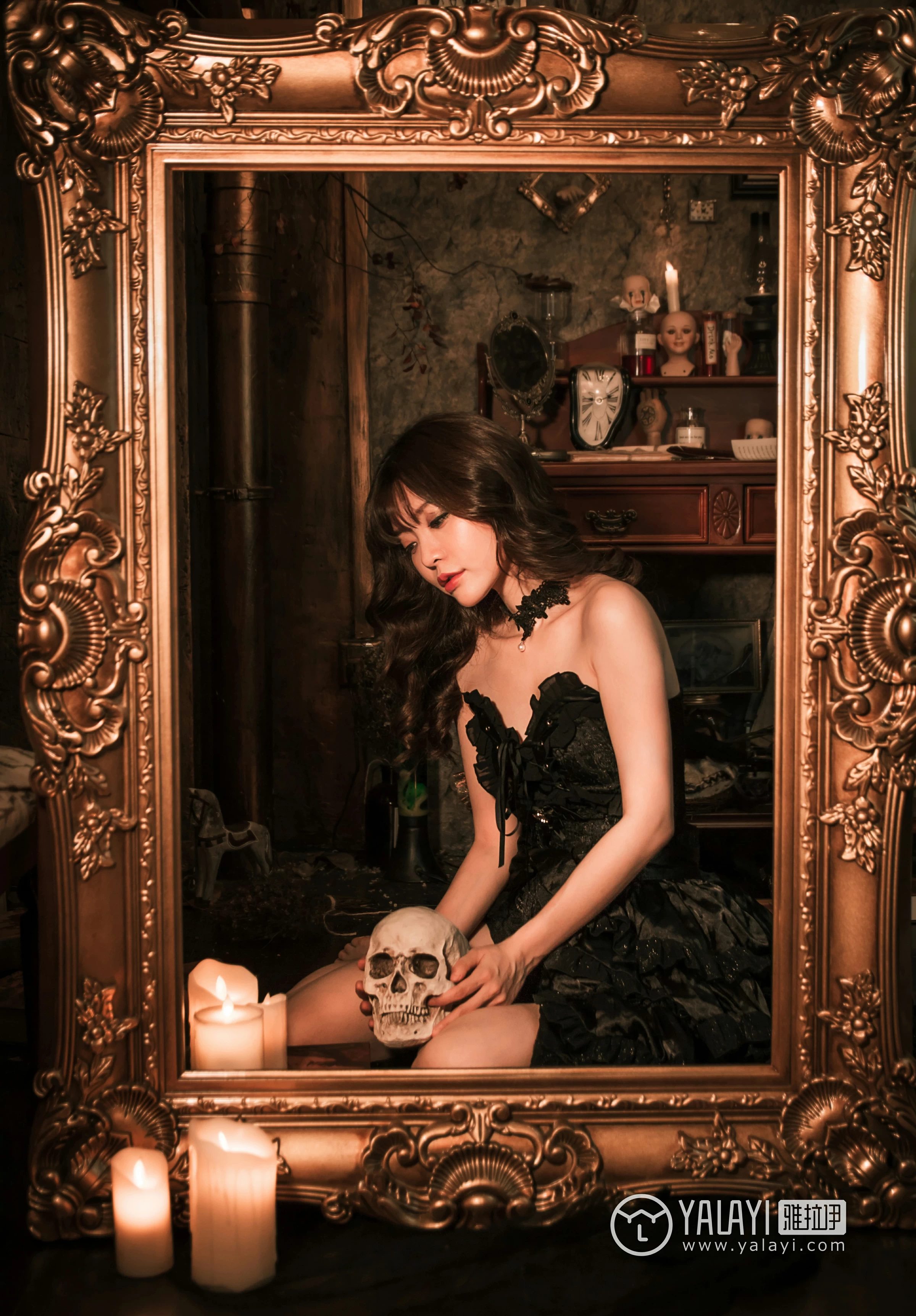 [YALAYI雅拉伊]NO.046 洛丽塔 阳阳 黑色抹胸塑身连衣裙性感私房写真集第14张