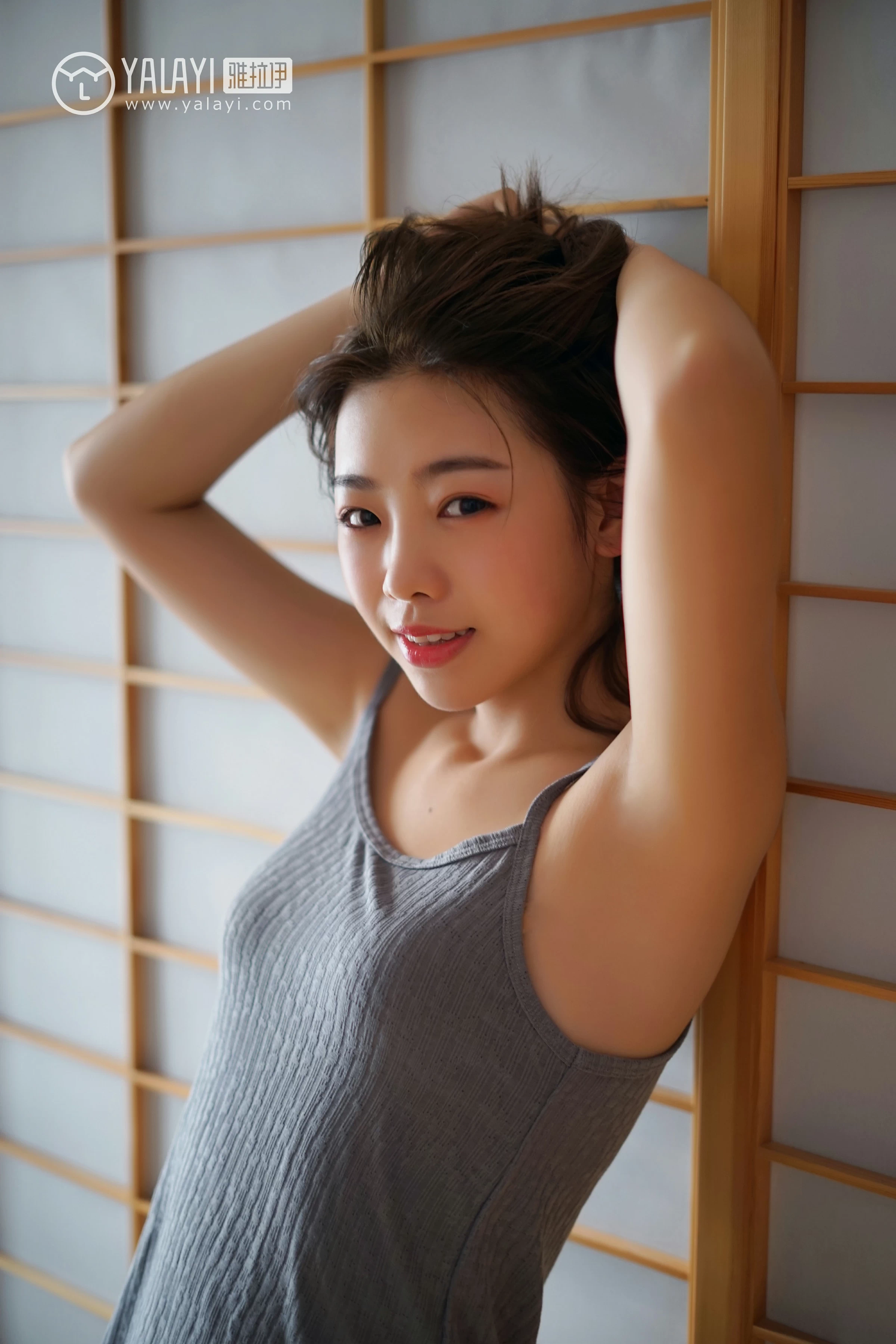 [YALAYI雅拉伊]NO.053 要有光 严冰冰 黑色透视睡衣加白色情趣镂空内衣性感私房写真集第18张