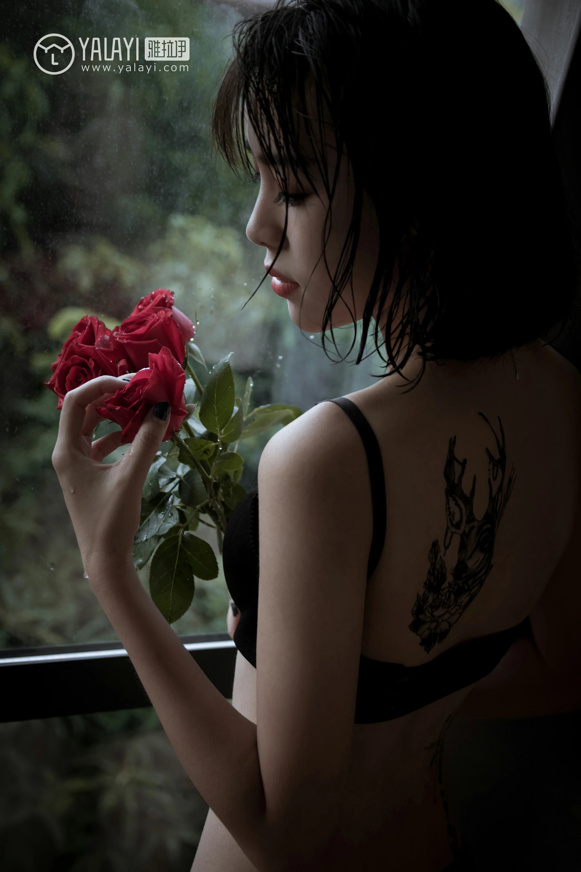 [YALAYI雅拉伊]NO.058 幻象气球 小杨 黑色性感内衣私房写真集第2张