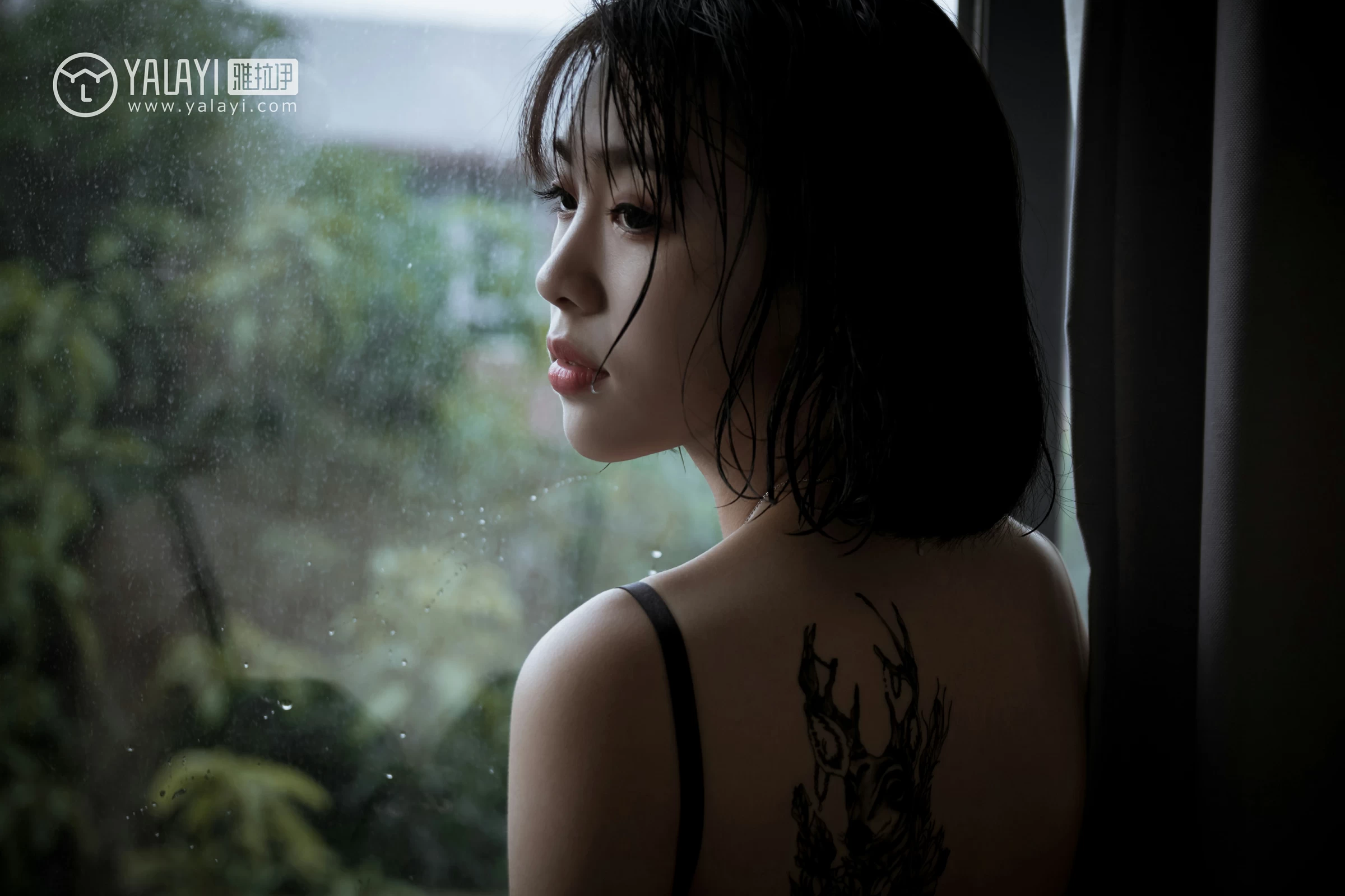 [YALAYI雅拉伊]NO.058 幻象气球 小杨 黑色性感内衣私房写真集第2张