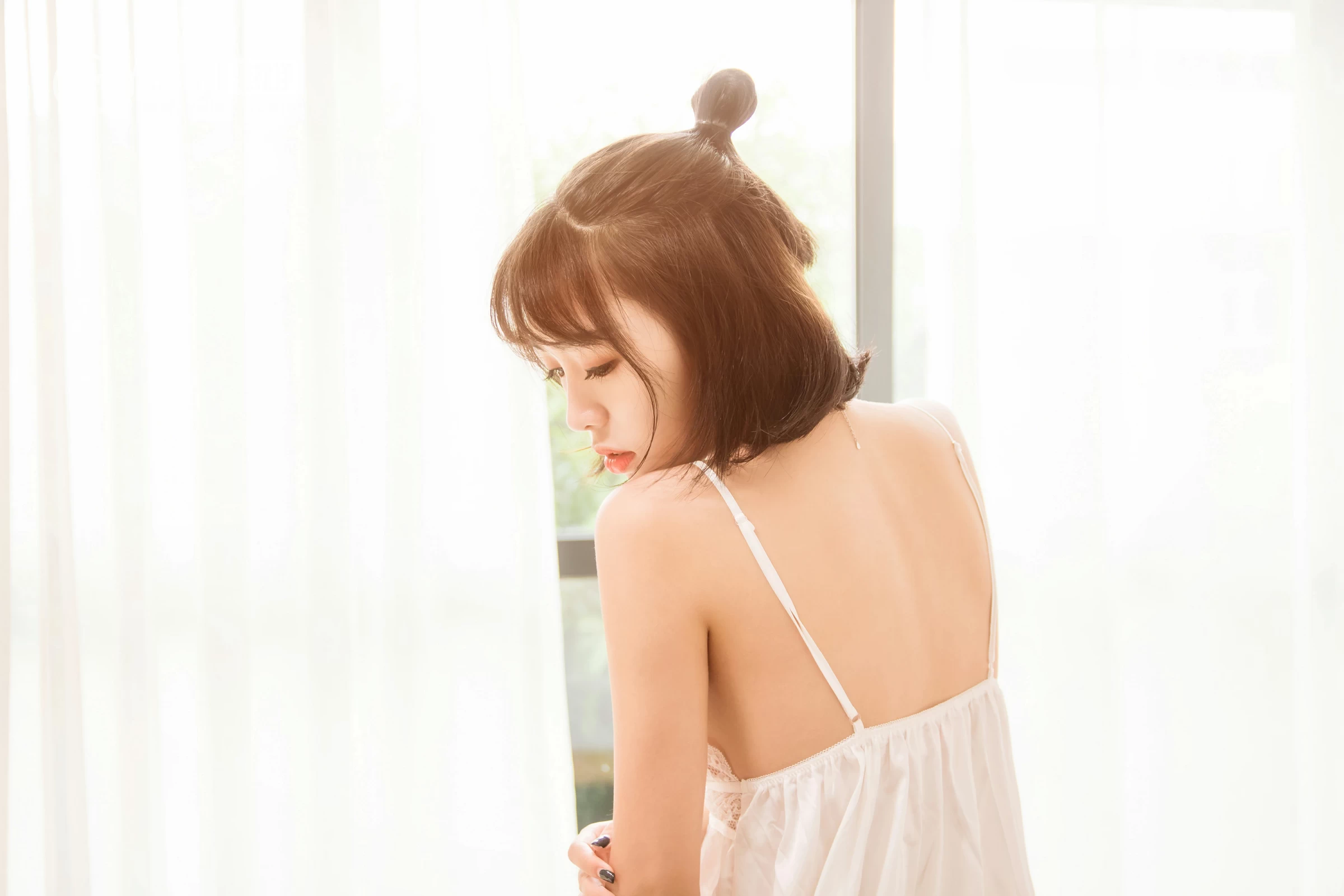 [YALAYI雅拉伊]NO.063 早晨 小杨 白色透视蕾丝连衣裙性感私房写真集第8张