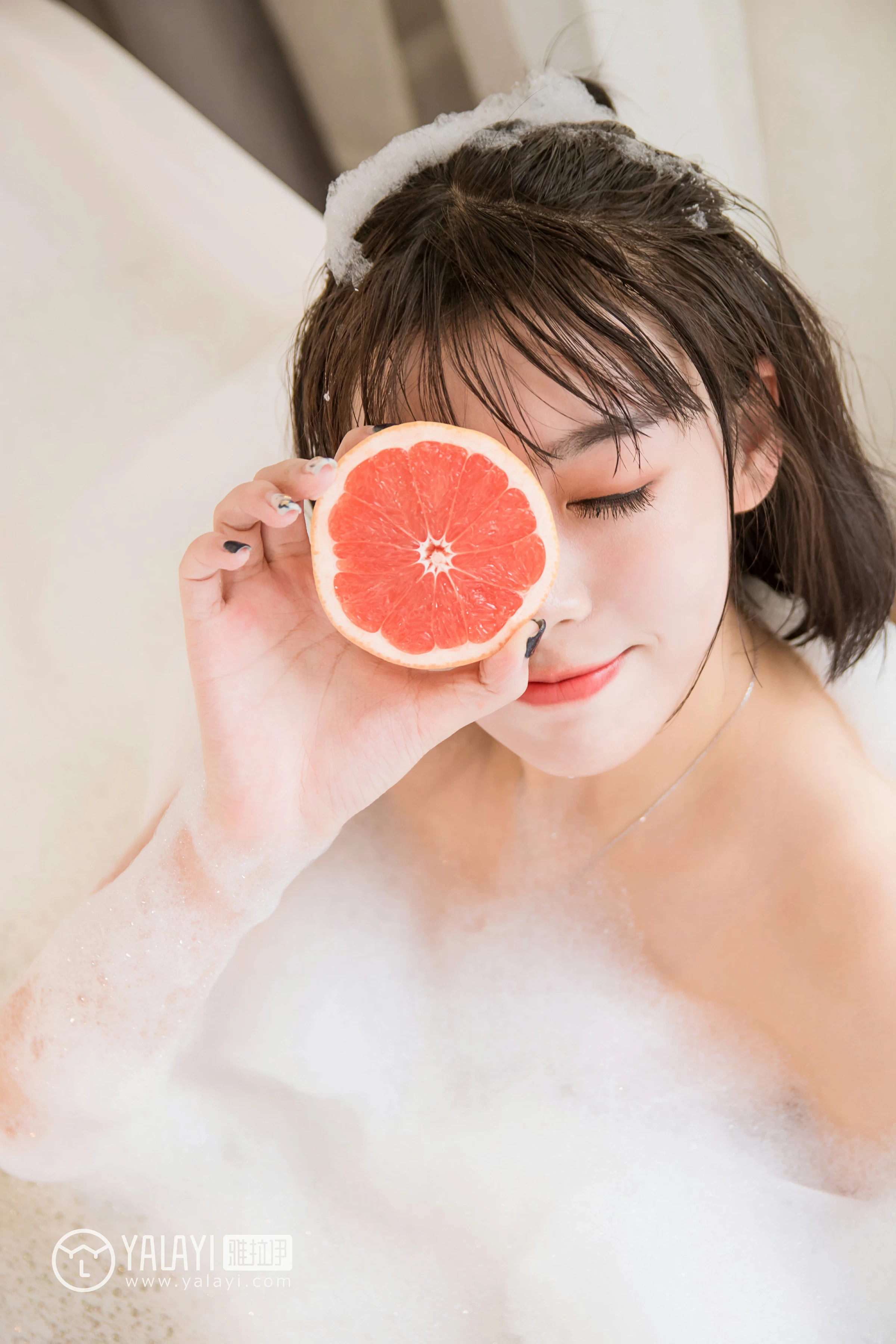 [YALAYI雅拉伊]NO.063 早晨 小杨 白色透视蕾丝连衣裙性感私房写真集第16张