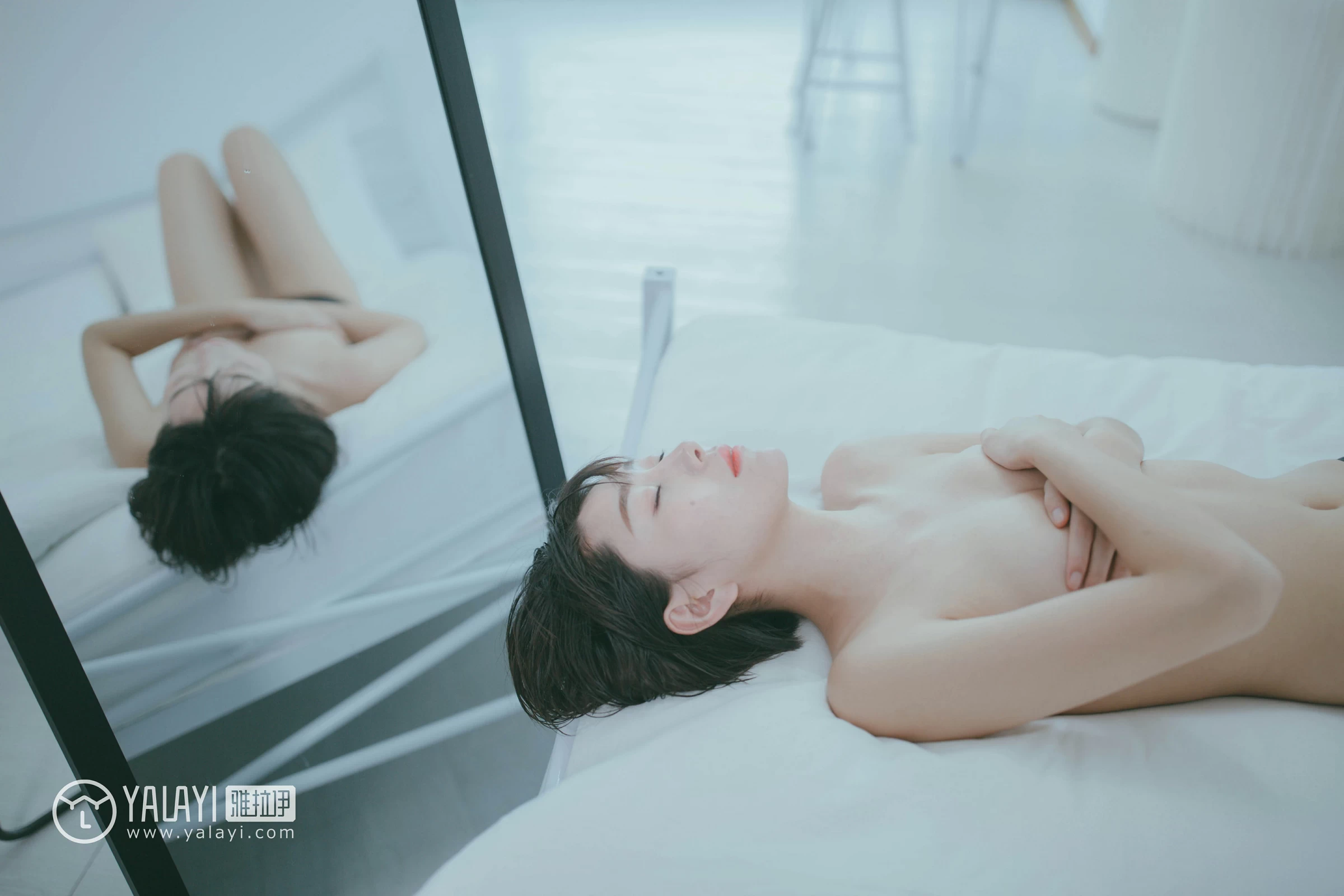 [YALAYI雅拉伊]NO.077 美丽如你 静静 白色衬衫与半裸性感玉体私房写真集第12张