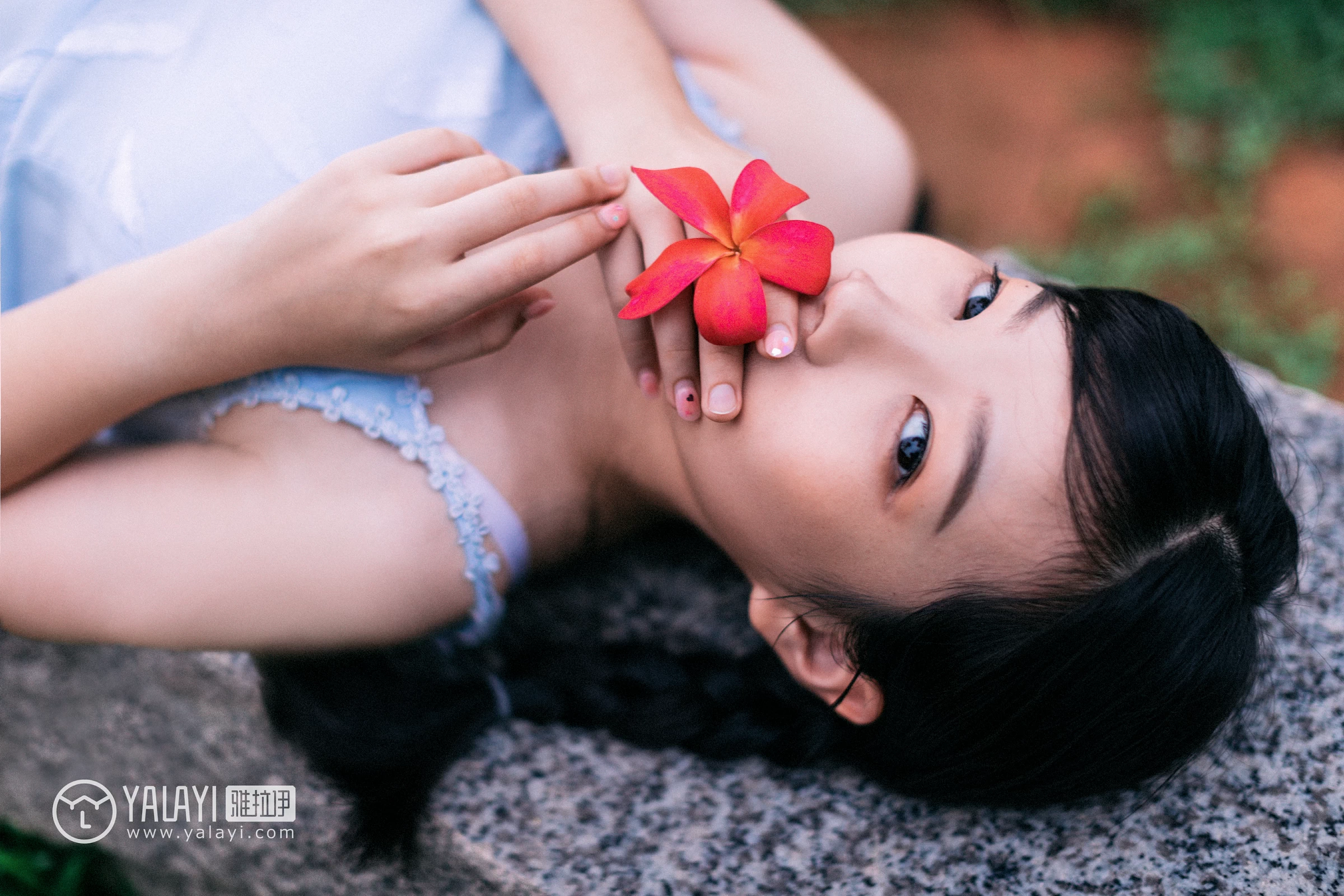 [YALAYI雅拉伊]NO.082 绿喜青花 Doubleyu 淡蓝色吊带连衣裙清纯可爱私房写真集第8张