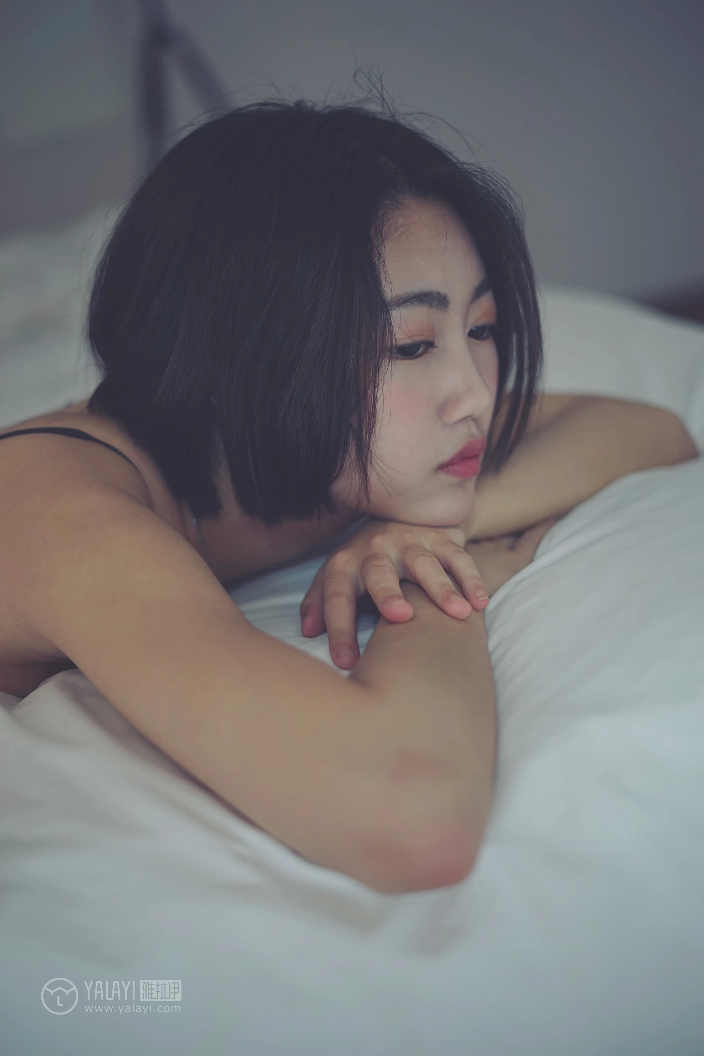 [YALAYI雅拉伊]NO.087 灯暖衣轻 肖萧 白色短袖加黑色透视蕾丝内衣性感私房写真集第6张