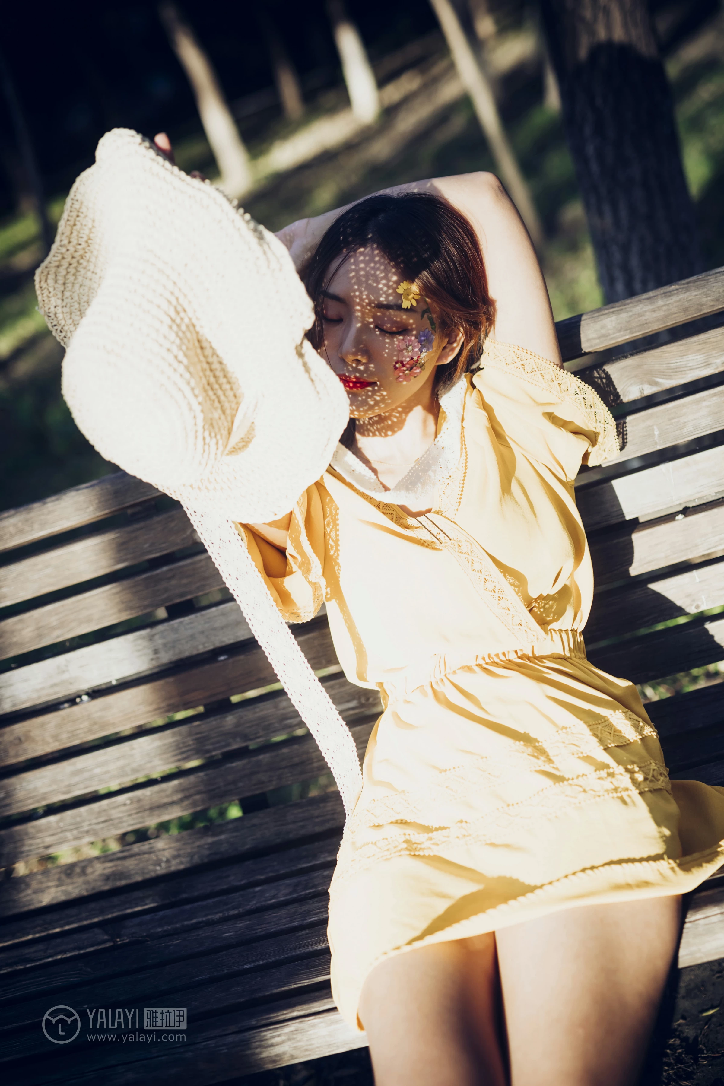 [YALAYI雅拉伊]NO.117 夏日小清新 白日梦 黄色蕾丝连衣裙清纯私房写真集第15张