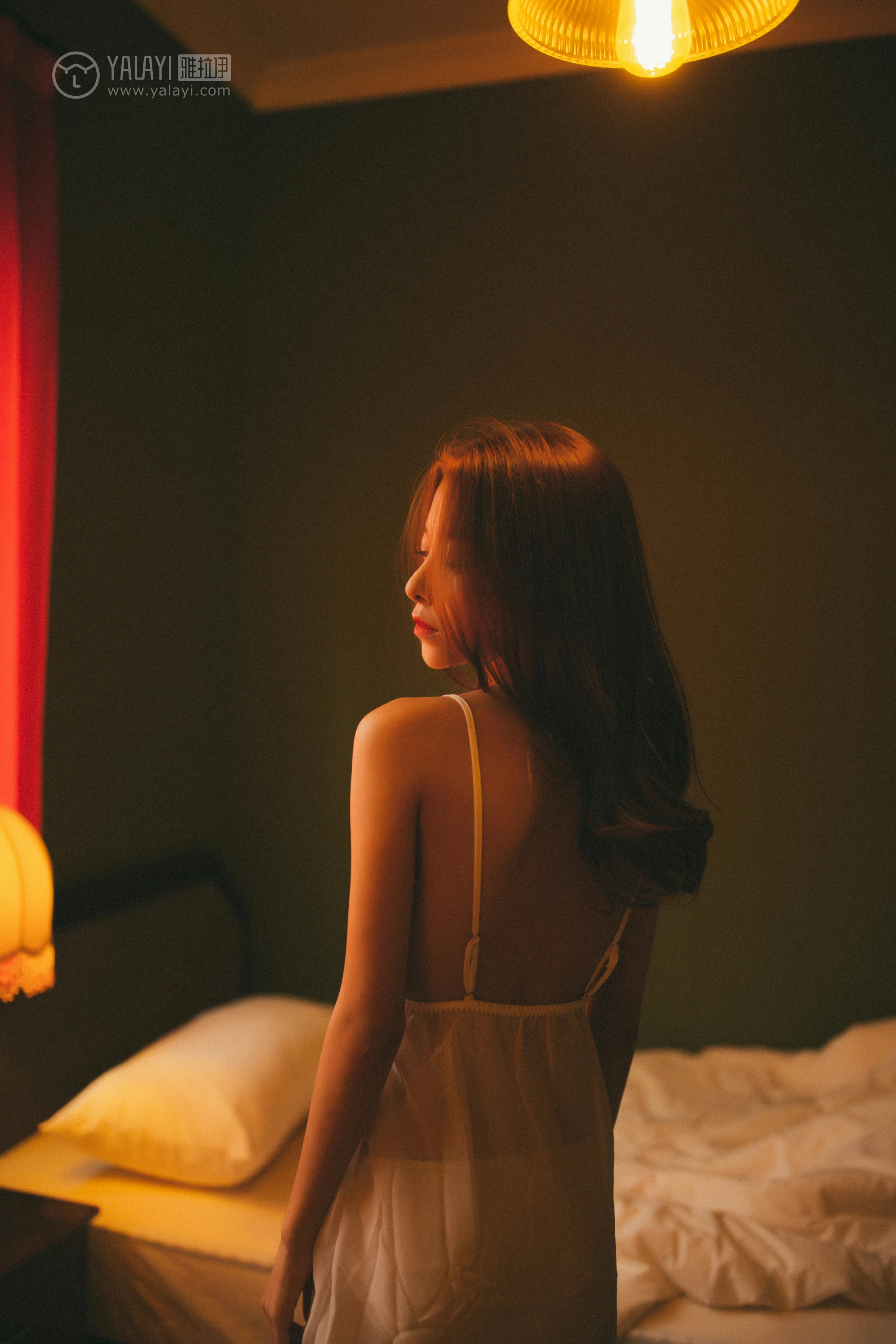 [YALAYI雅拉伊]NO.116 我在等你 倩微微 透视镂空睡衣加白色蕾丝情趣内衣性感私房写真集第1张