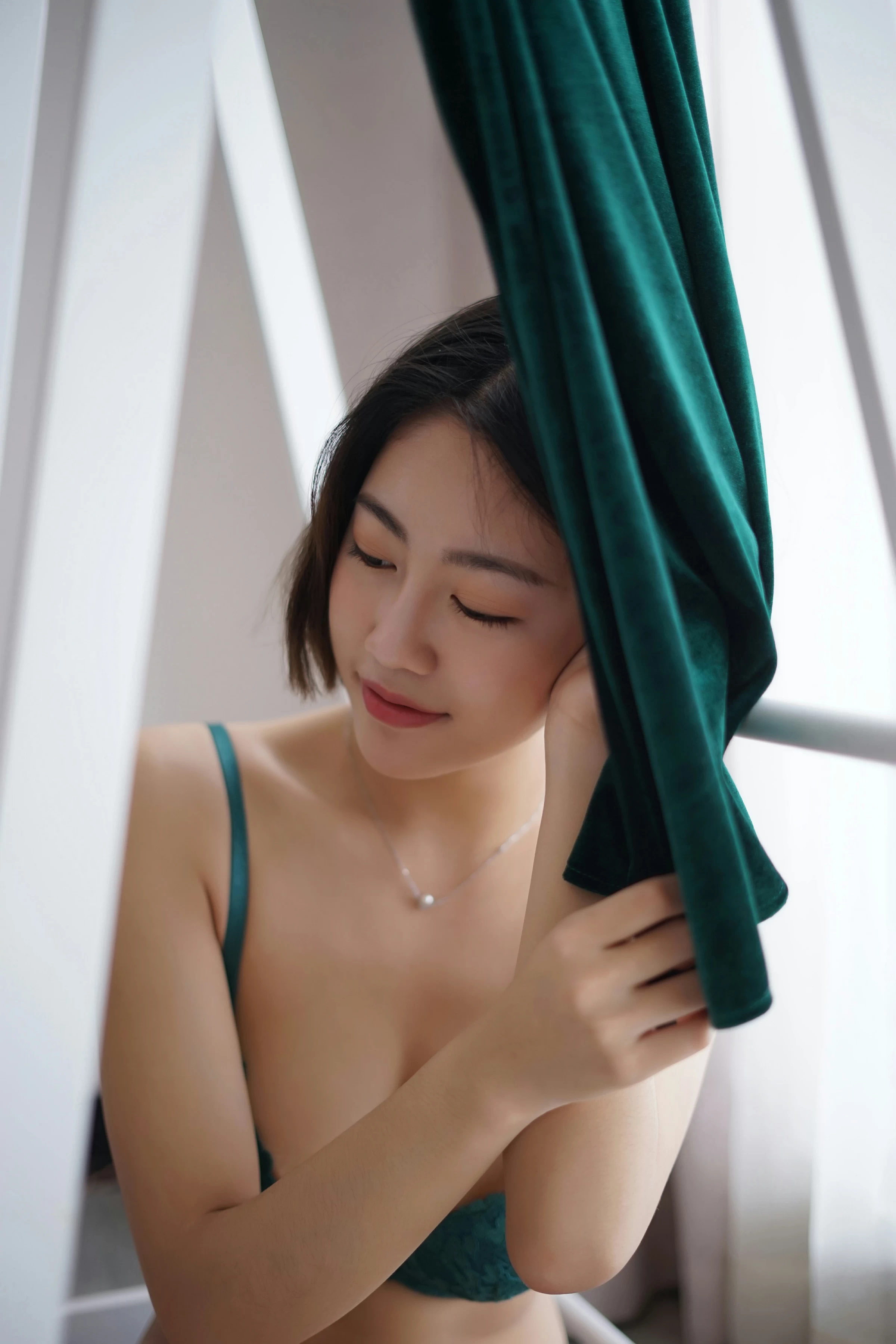 [YALAYI雅拉伊]NO.126 舞寂 肖萧 吊带睡衣加蕾丝内衣性感私房写真集第10张