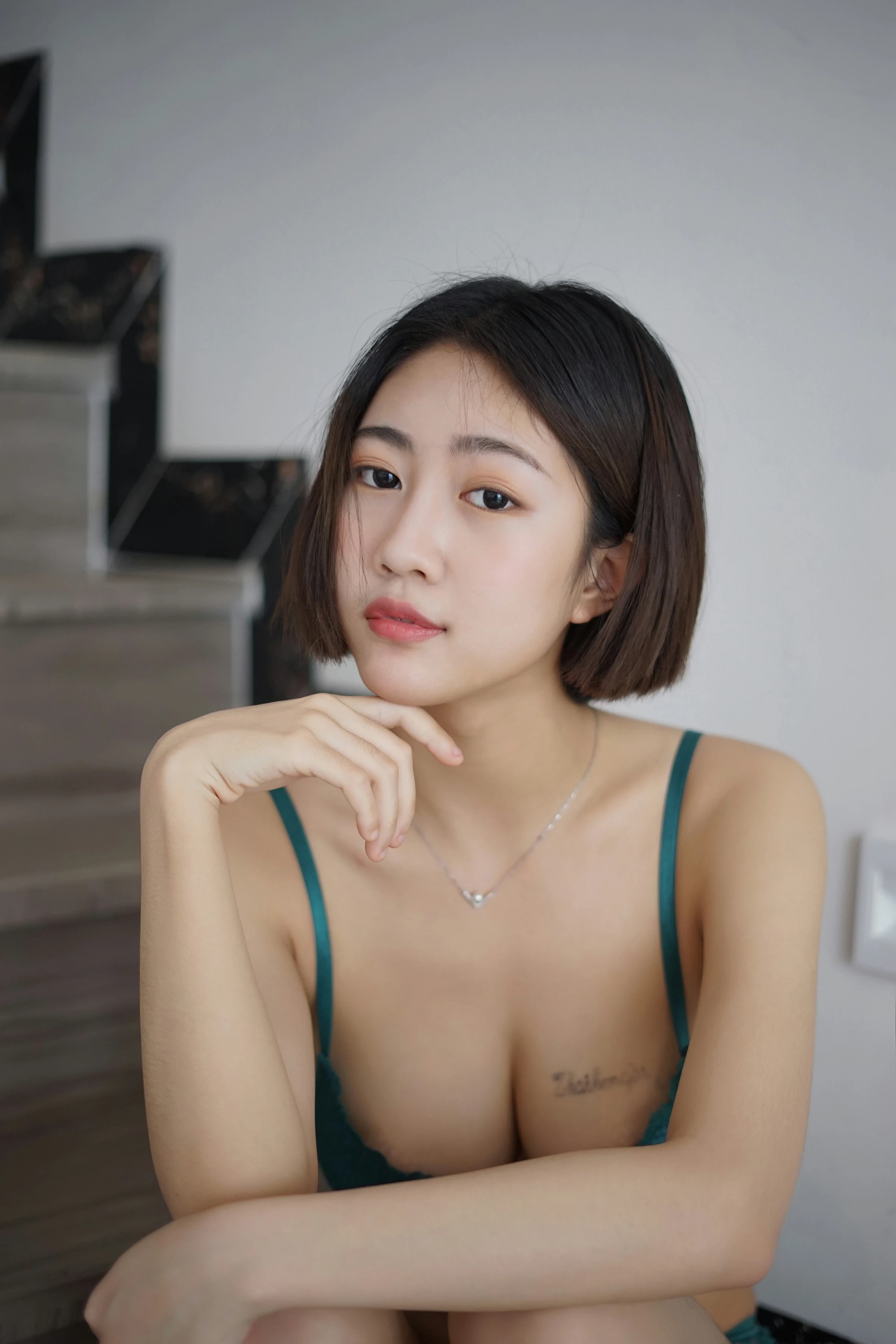 [YALAYI雅拉伊]NO.126 舞寂 肖萧 吊带睡衣加蕾丝内衣性感私房写真集第12张