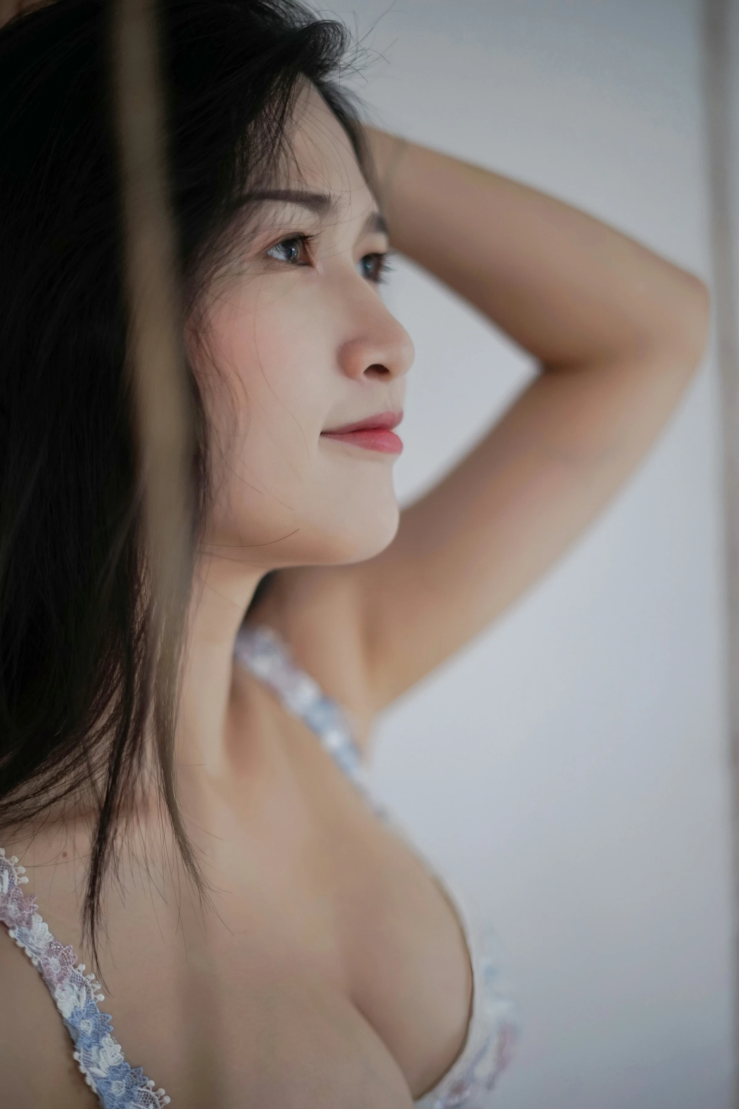 [YALAYI雅拉伊]NO.127 壹日 塔塔 白色吊带睡衣加蕾丝内衣性感私房写真集第13张