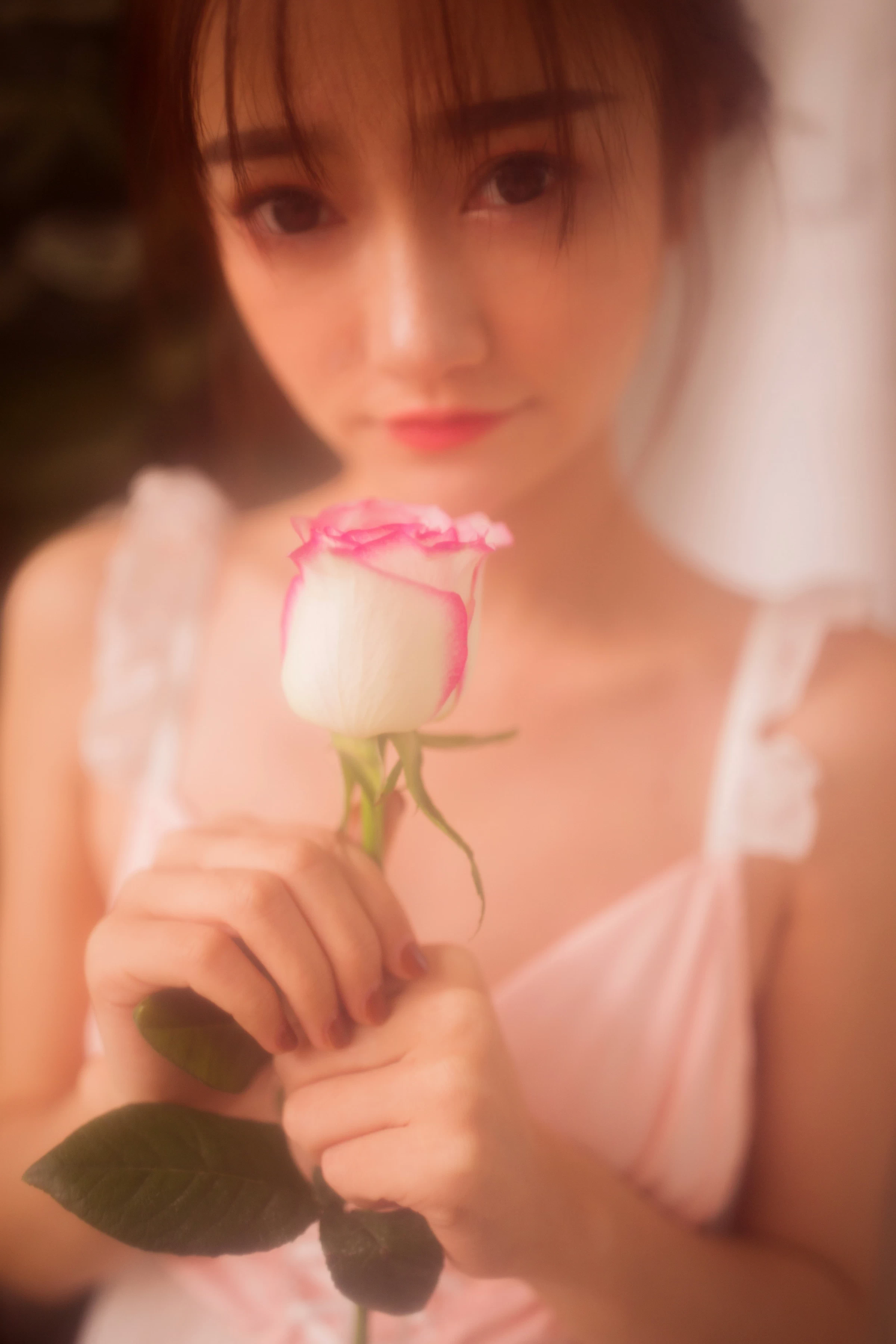 [YALAYI雅拉伊]NO.128 港女 李诗雨 粉色情趣睡衣与短裙加情趣内衣性感私房写真集第6张