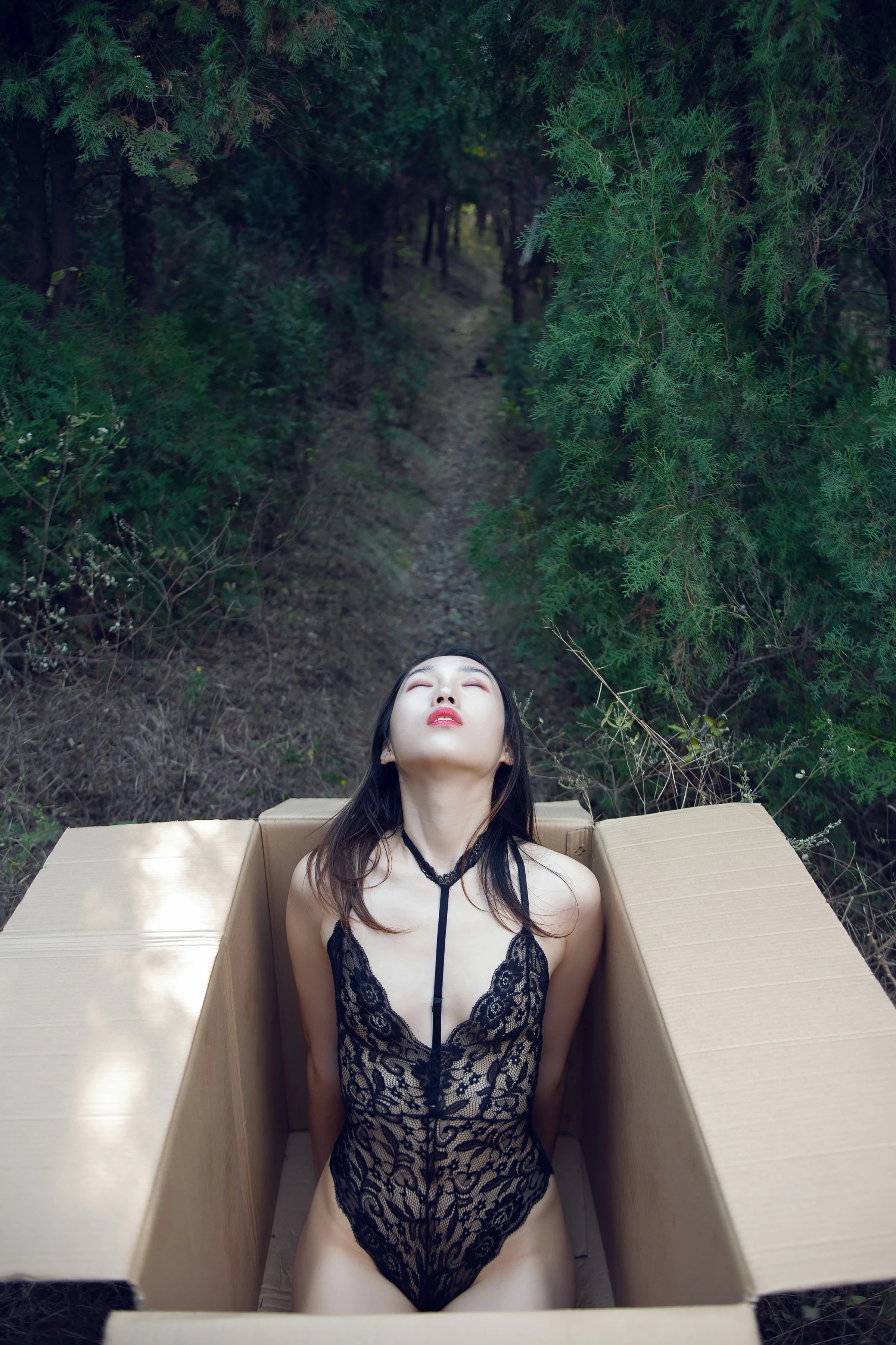 [YALAYI雅拉伊]NO.130 逃离出梦境 熏儿 黑色透视情趣连体内衣性感私房写真集第9张